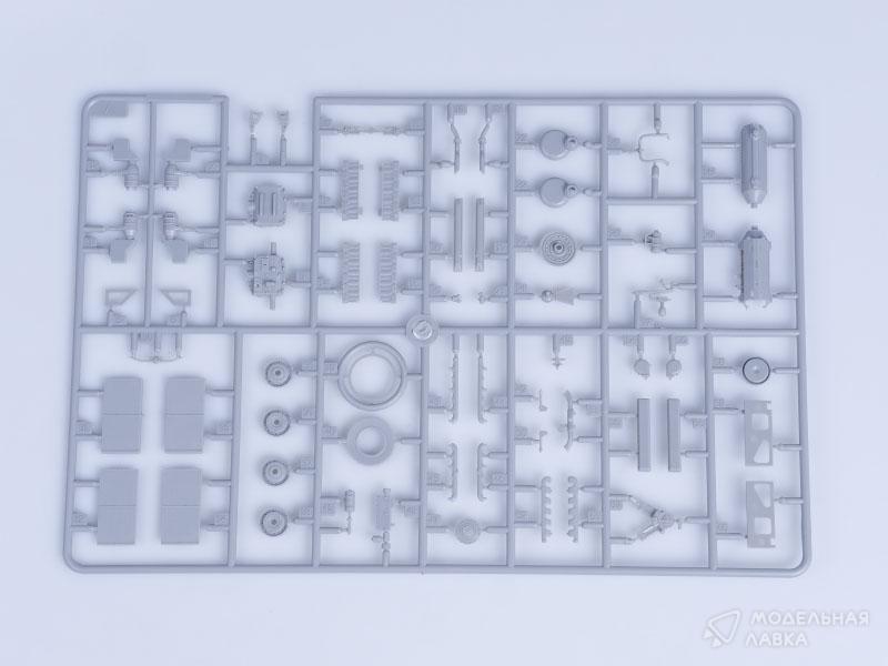 Сборная модель танк Russia T-34/76 Tank 1942 в масштабе 1:48 Hobby Boss Сборная модель танк Russia T-34/76 Tank 1942 Hobby Boss