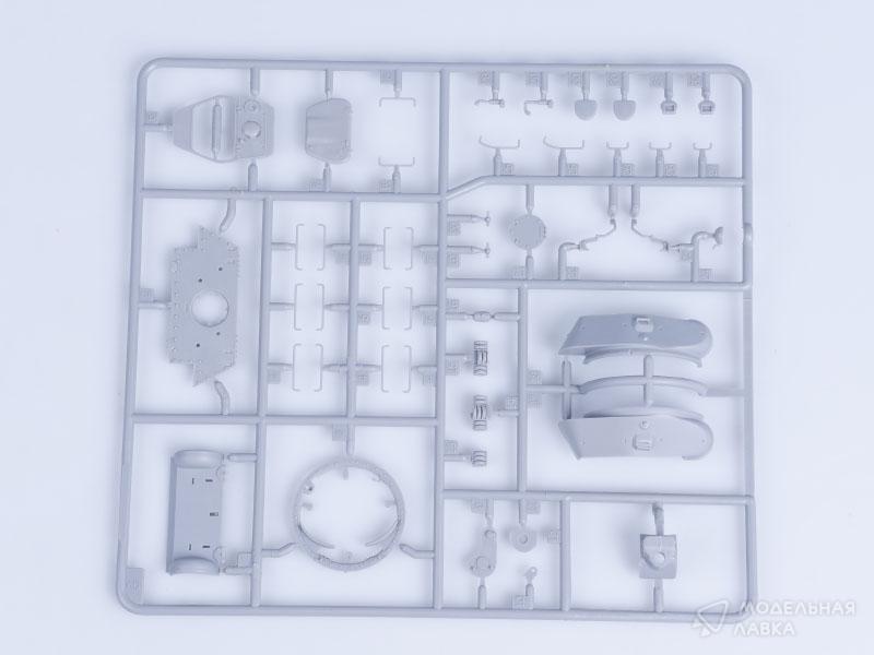 Сборная модель танк Russia T-34/76 Tank 1942 в масштабе 1:48 Hobby Boss Сборная модель танк Russia T-34/76 Tank 1942 Hobby Boss