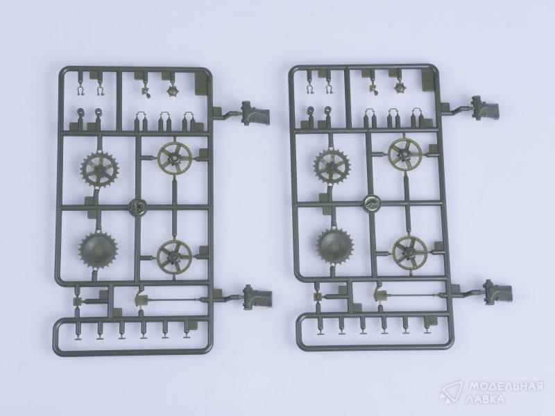 Сборная модель танк Soviet T-26 Light Infantry Tank Mod. 1931 в масштабе 1:35 Hobby Boss Сборная модель танк Soviet T-26 Light Infantry Tank Mod. 1931 Hobby Boss