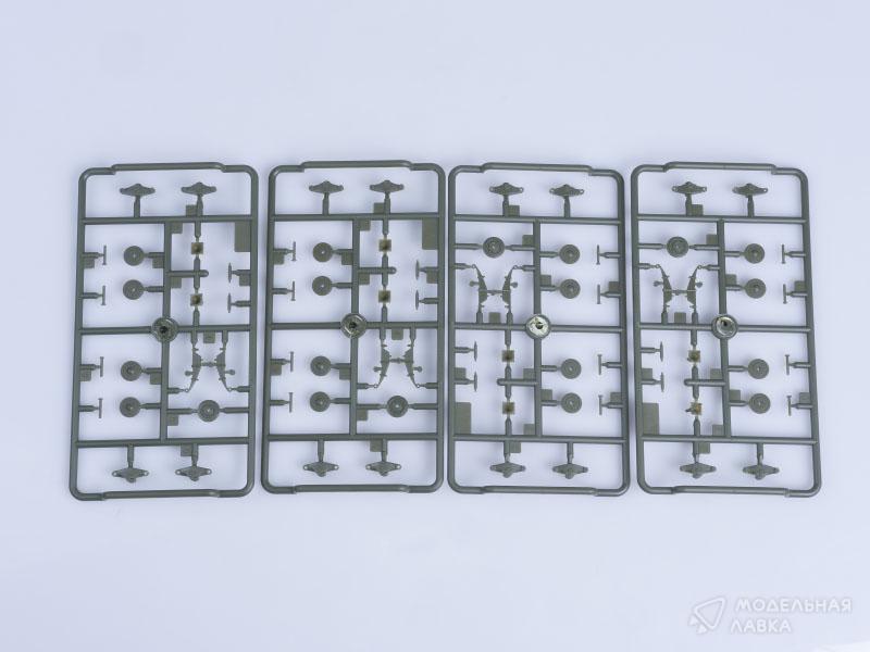 Сборная модель танк Soviet T-26 Light Infantry Tank Mod. 1931 в масштабе 1:35 Hobby Boss Сборная модель танк Soviet T-26 Light Infantry Tank Mod. 1931 Hobby Boss