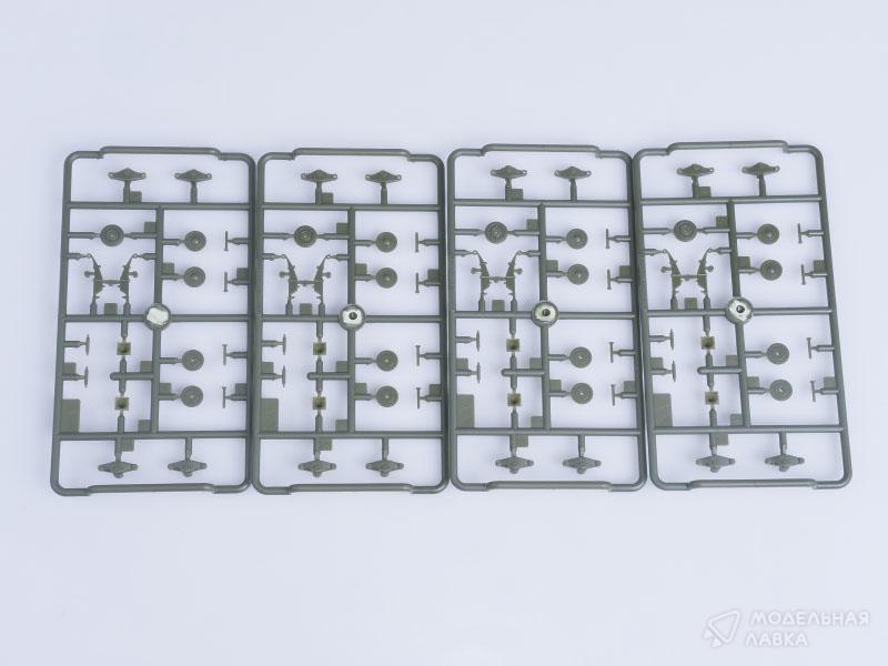 Сборная модель танк Soviet T-26 Light Infantry Tank Mod. 1935 в масштабе 1:35 Hobby Boss Сборная модель танк Soviet T-26 Light Infantry Tank Mod. 1935 Hobby Boss