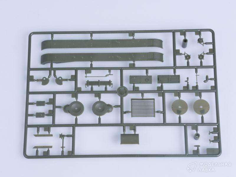 Сборная модель танк Soviet T-26 Light Infantry Tank Mod. 1935 в масштабе 1:35 Hobby Boss Сборная модель танк Soviet T-26 Light Infantry Tank Mod. 1935 Hobby Boss