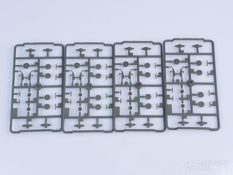 Сборная модель танк Soviet T-26 Light Infantry Tank Mod.1936/1937 в масштабе 1:35 Hobby Boss Сборная модель танк Soviet T-26 Light Infantry Tank Mod.1936/1937 Hobby Boss
