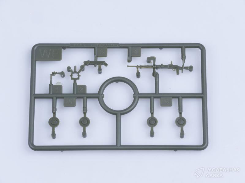 Сборная модель танк Soviet T-26 Light Infantry Tank Mod.1936/1937 в масштабе 1:35 Hobby Boss Сборная модель танк Soviet T-26 Light Infantry Tank Mod.1936/1937 Hobby Boss