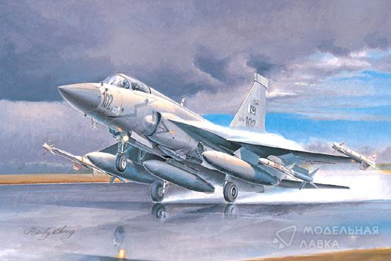 Сборная модель Chinese FC-1 Fierce Dragon (Pakistani JF-17 Thunder) в масштабе 1:72 Trumpeter Сборная модель Chinese FC-1 Fierce Dragon (Pakistani JF-17 Thunder) Trumpeter