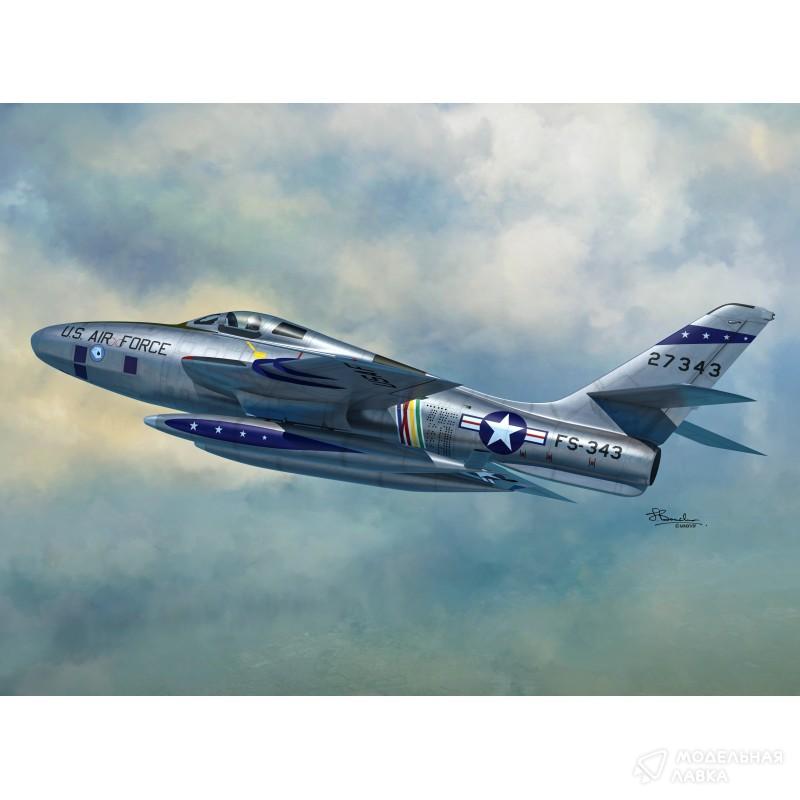 Сборная модель RF-84F Thunderflash в масштабе 1:72 Sword Сборная модель RF-84F Thunderflash Sword