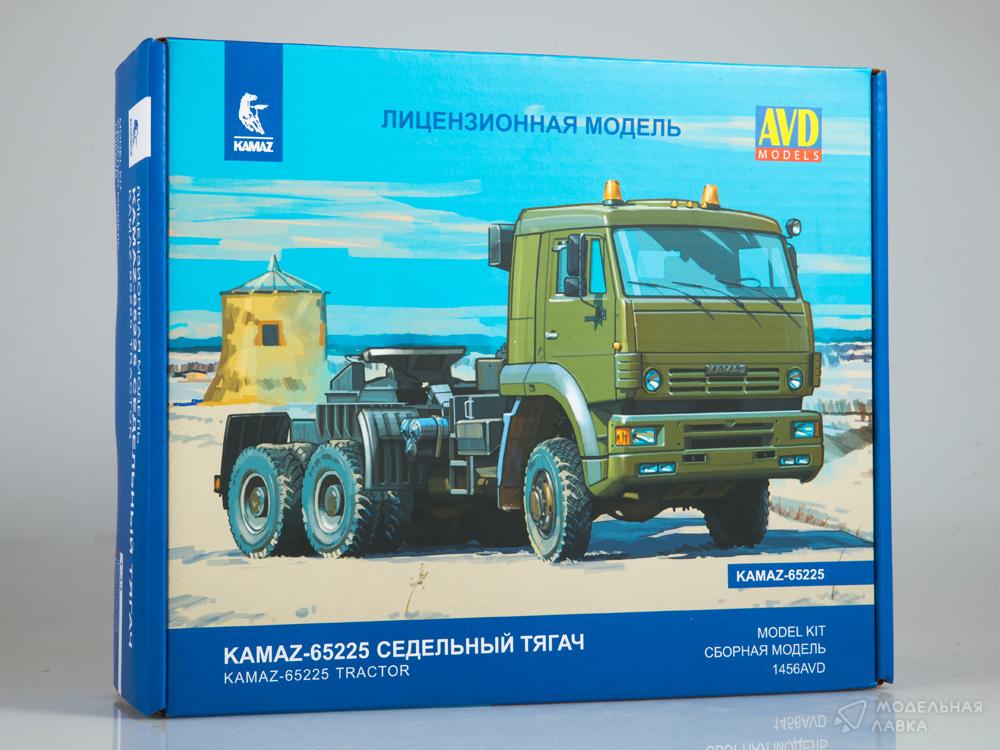 Сборная модель КАМАЗ-65225 седельный тягач в масштабе 1:43 AVD Models Сборная модель КАМАЗ-65225 седельный тягач AVD Models