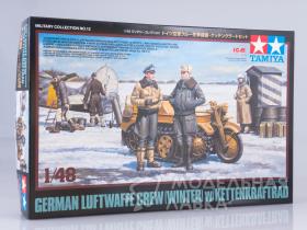 German Luftwaffe Crew (Winter) w/Kettenkraftrad