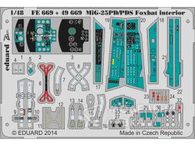 MiG-25PD/PDS Foxbat interior S.A. Kitty Hawk .02855