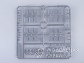 Немецкие ранние 20-л канистры (12шт), ящики (2шт), домкрат и другое оборудование