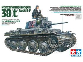 Немецкий танк Panzer 38(t) Ausf.E/F с фигурой танкиста