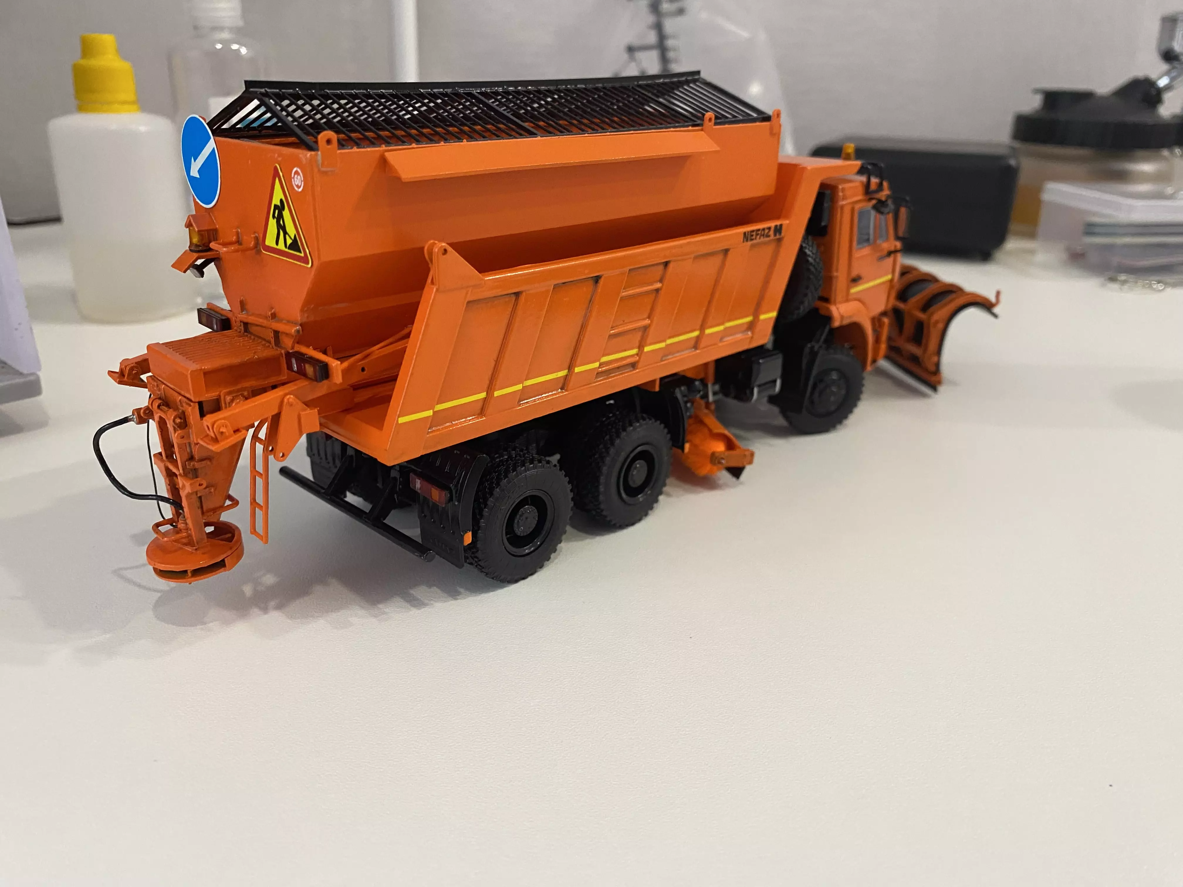 Сборная модель лесовоз с прицепом-роспуском 43204-10