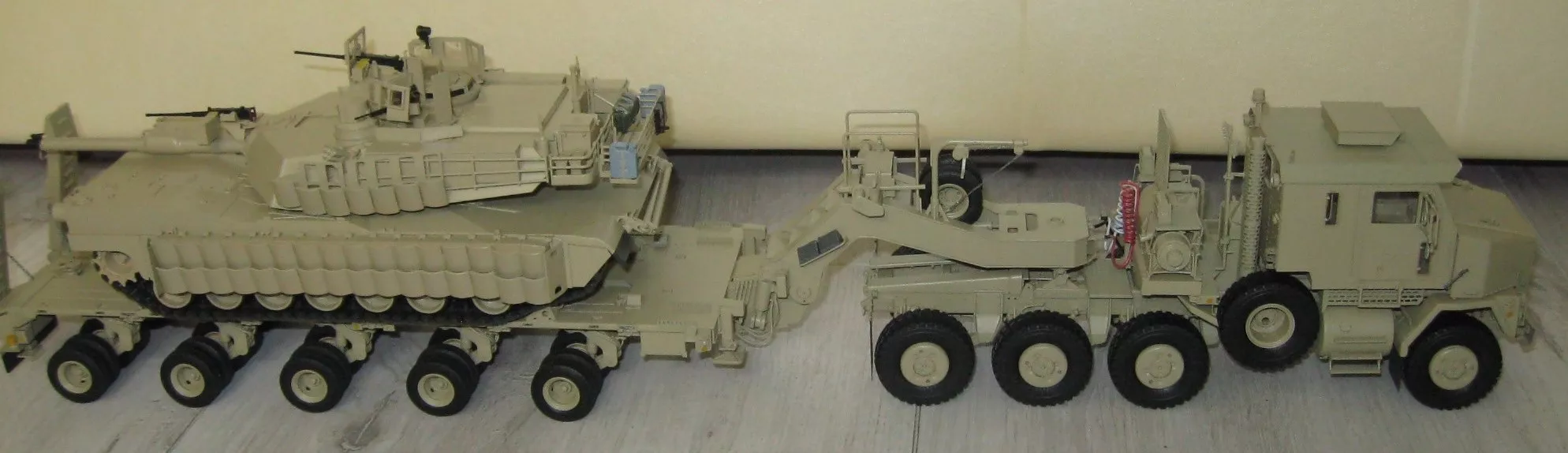 M1070 Truck Tractor & M1000 Heavy Equipment Transporter Semi-trailer