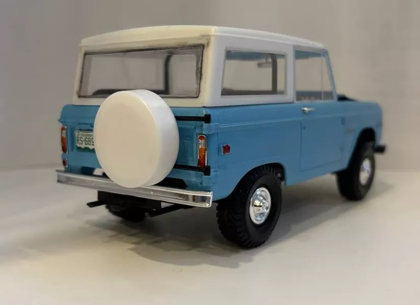 Автомобиль Ford Bronco