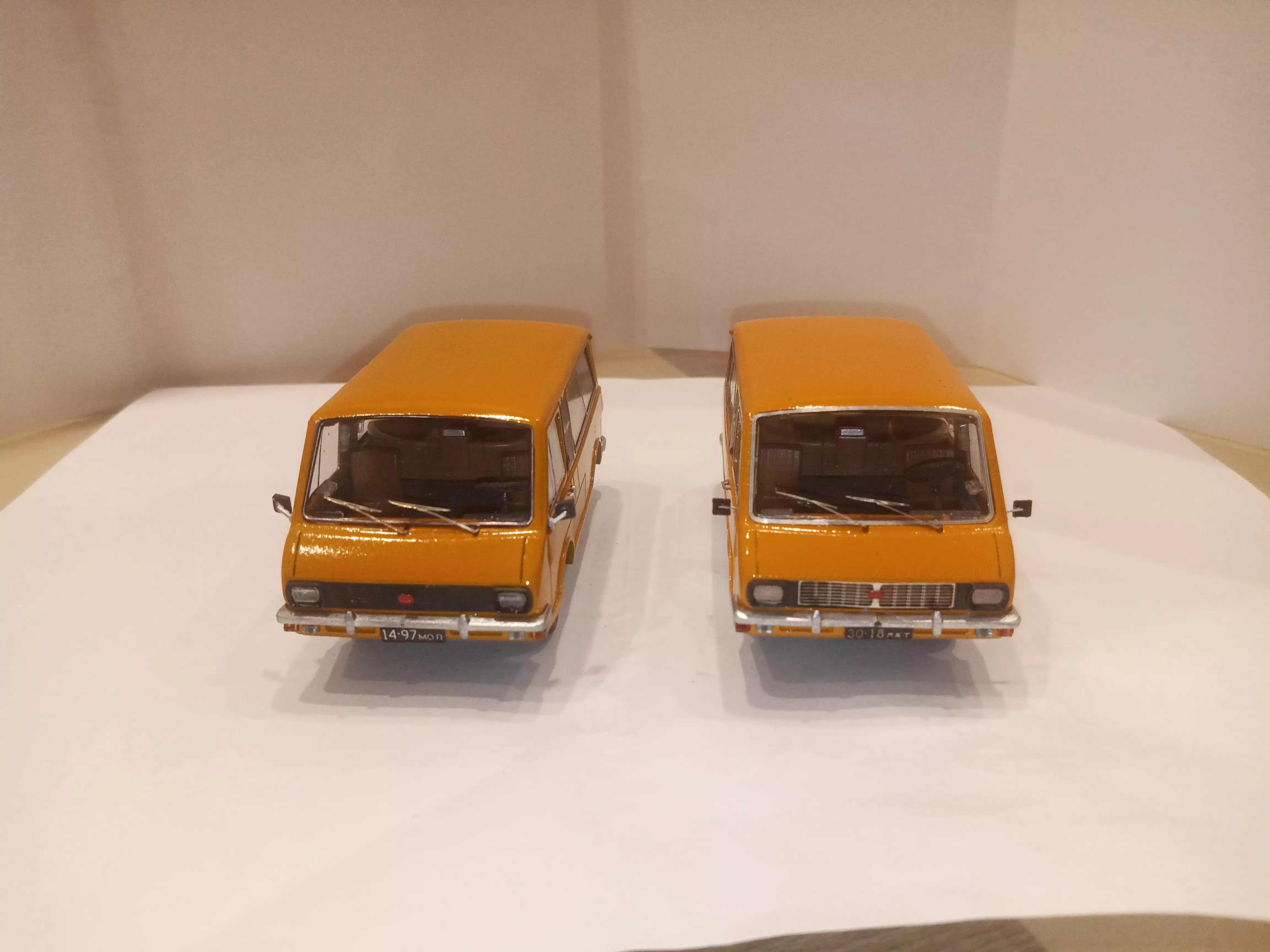 Сборная модель лесовоз с прицепом-роспуском 43204-10