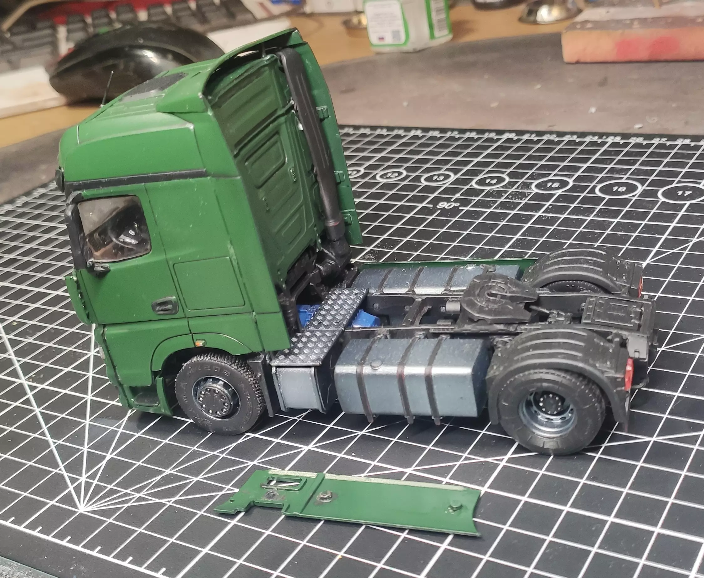 Сборная модель лесовоз с прицепом-роспуском 43204-10