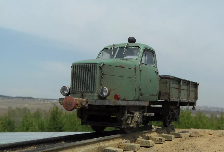 Сборная модель Грузовая моторная дрезина ГМД-4