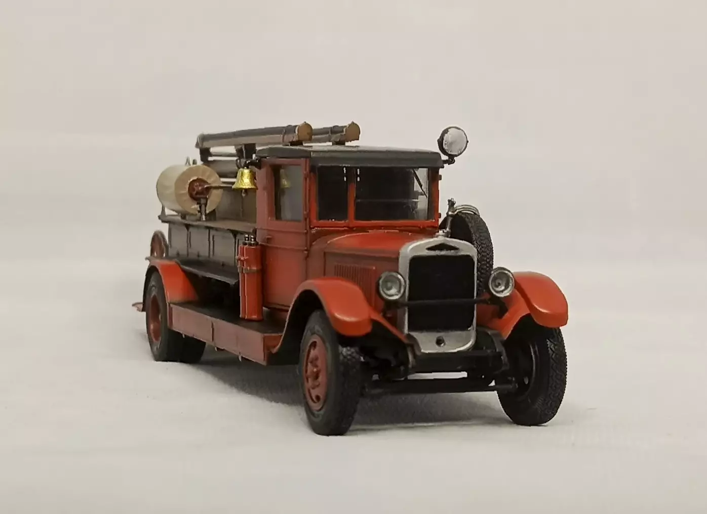 Сборная модель лесовоз с прицепом-роспуском 43204-10