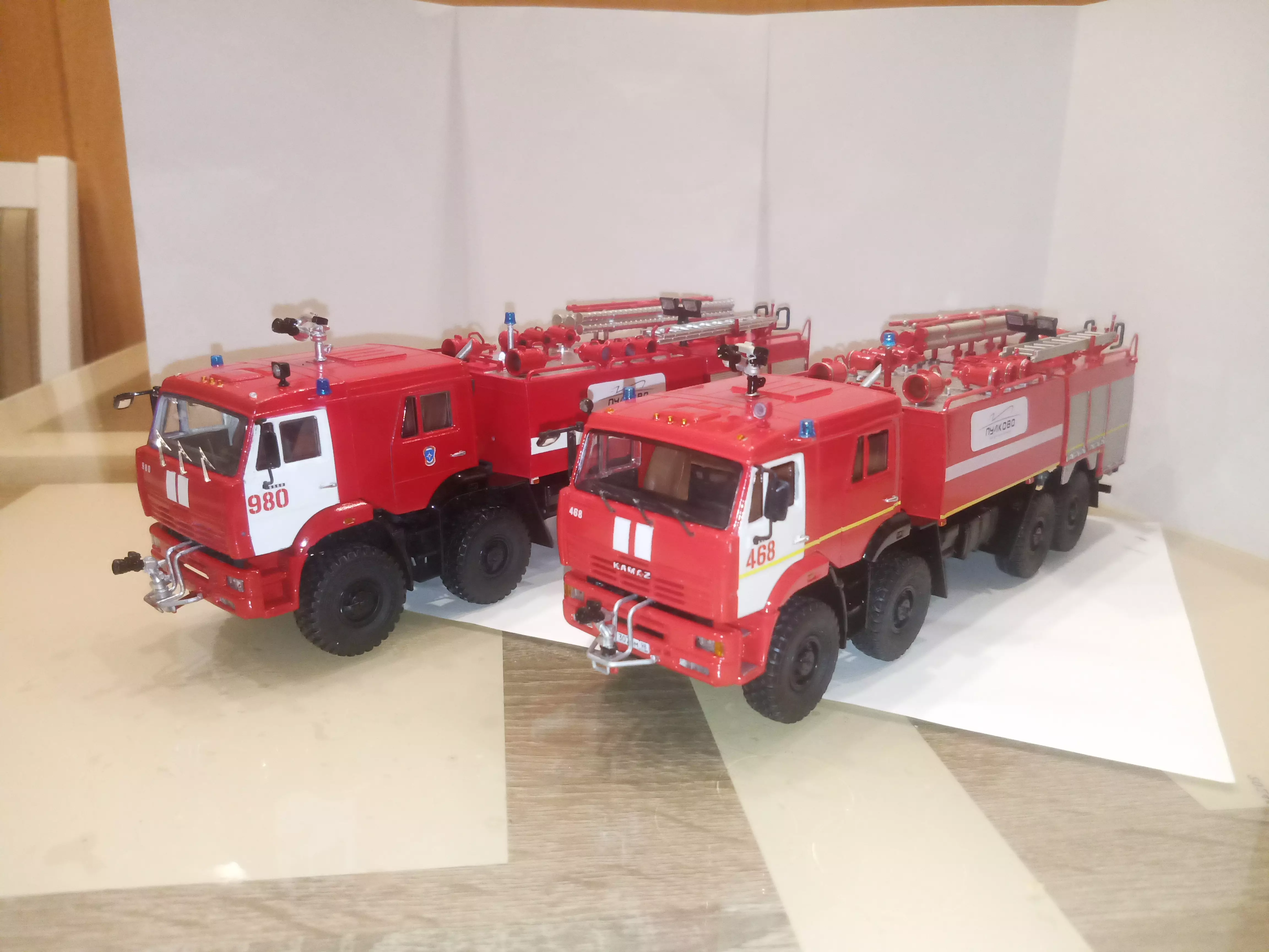 Сборная модель лесовоз с прицепом-роспуском 43204-10