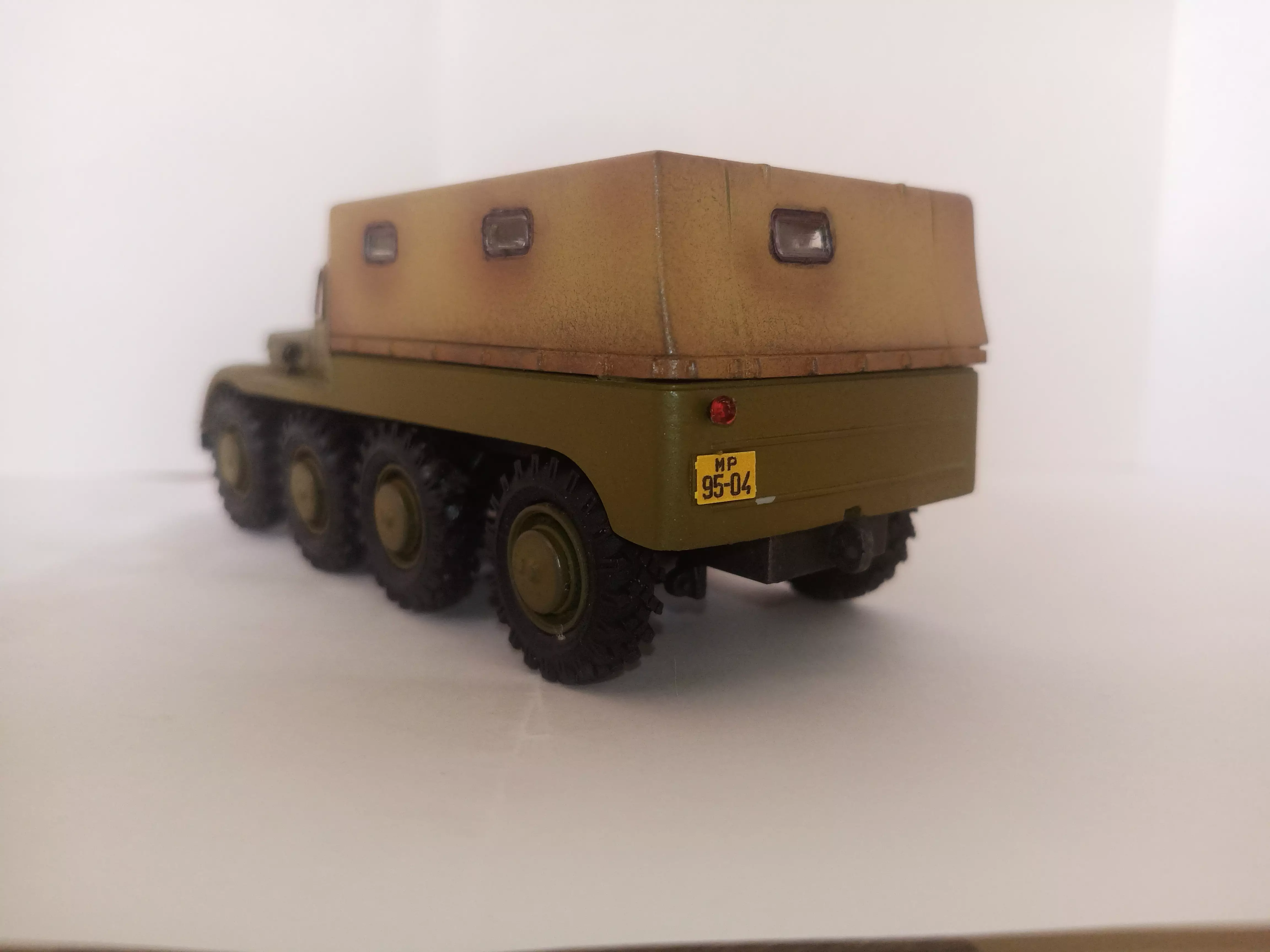 Сборная модель лесовоз с прицепом-роспуском 43204-10