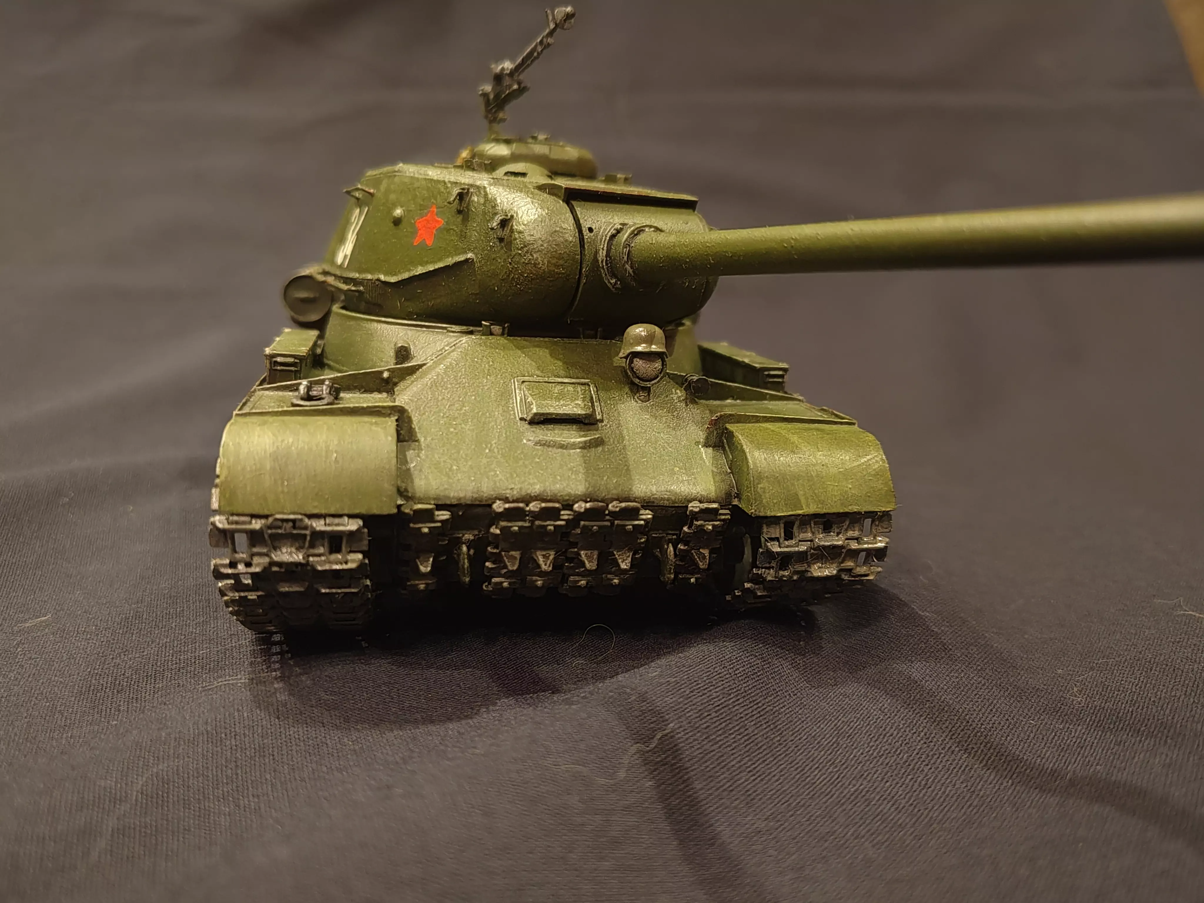 Советский тяжёлый танк ИС-2