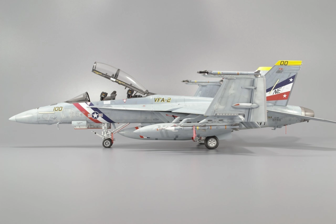 Сборная модель лесовоз с прицепом-роспуском 43204-10