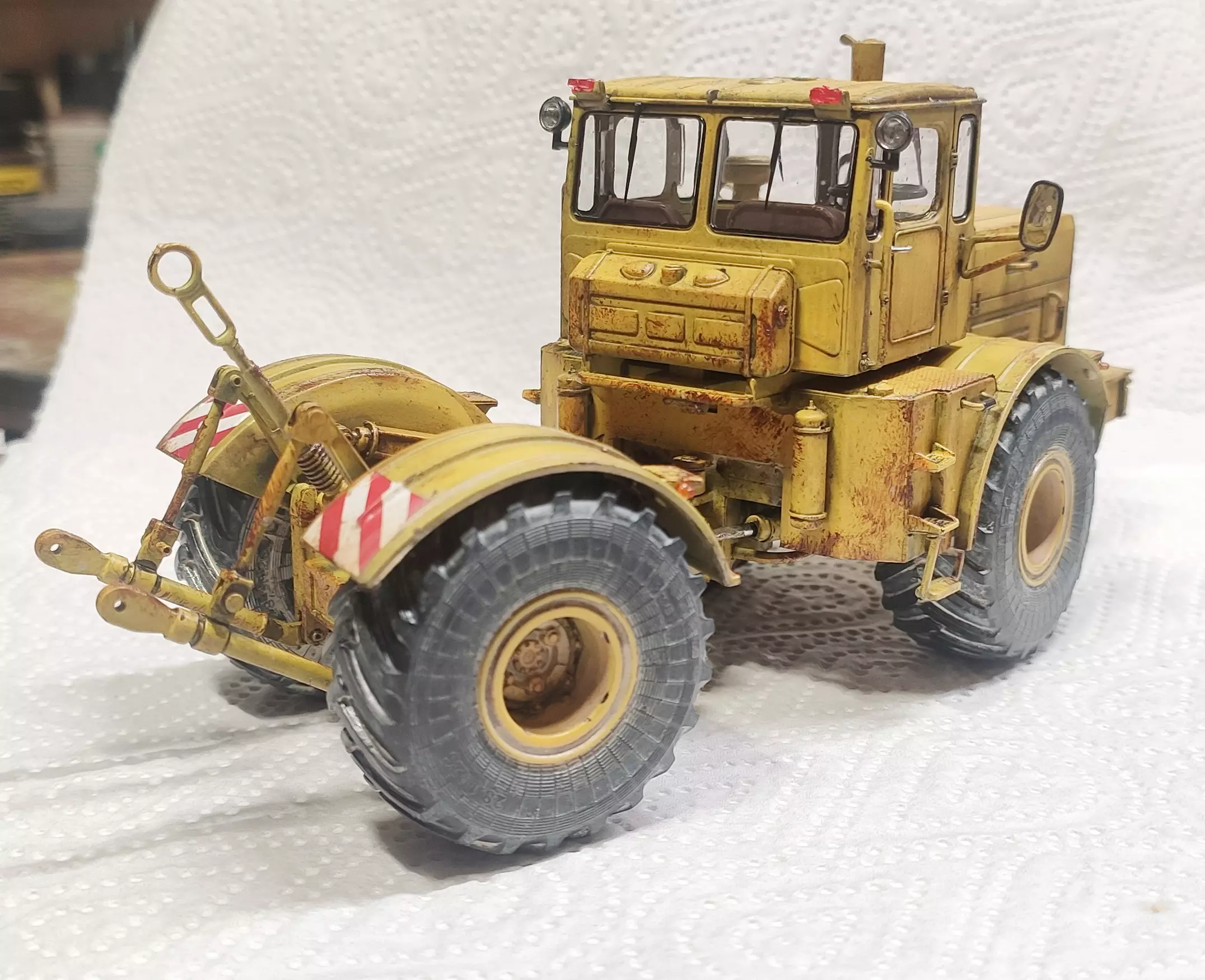 Сборная модель лесовоз с прицепом-роспуском 43204-10