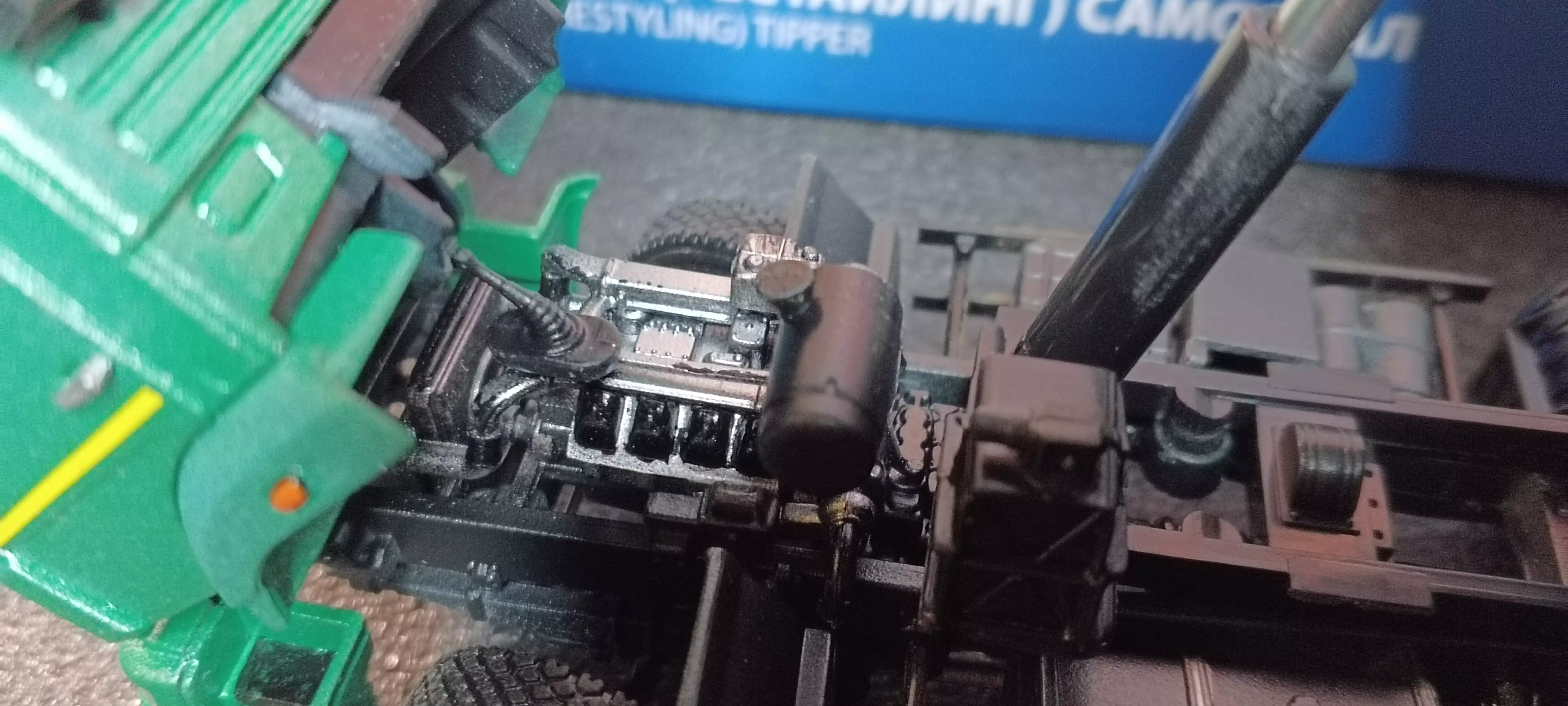 Сборная модель лесовоз с прицепом-роспуском 43204-10