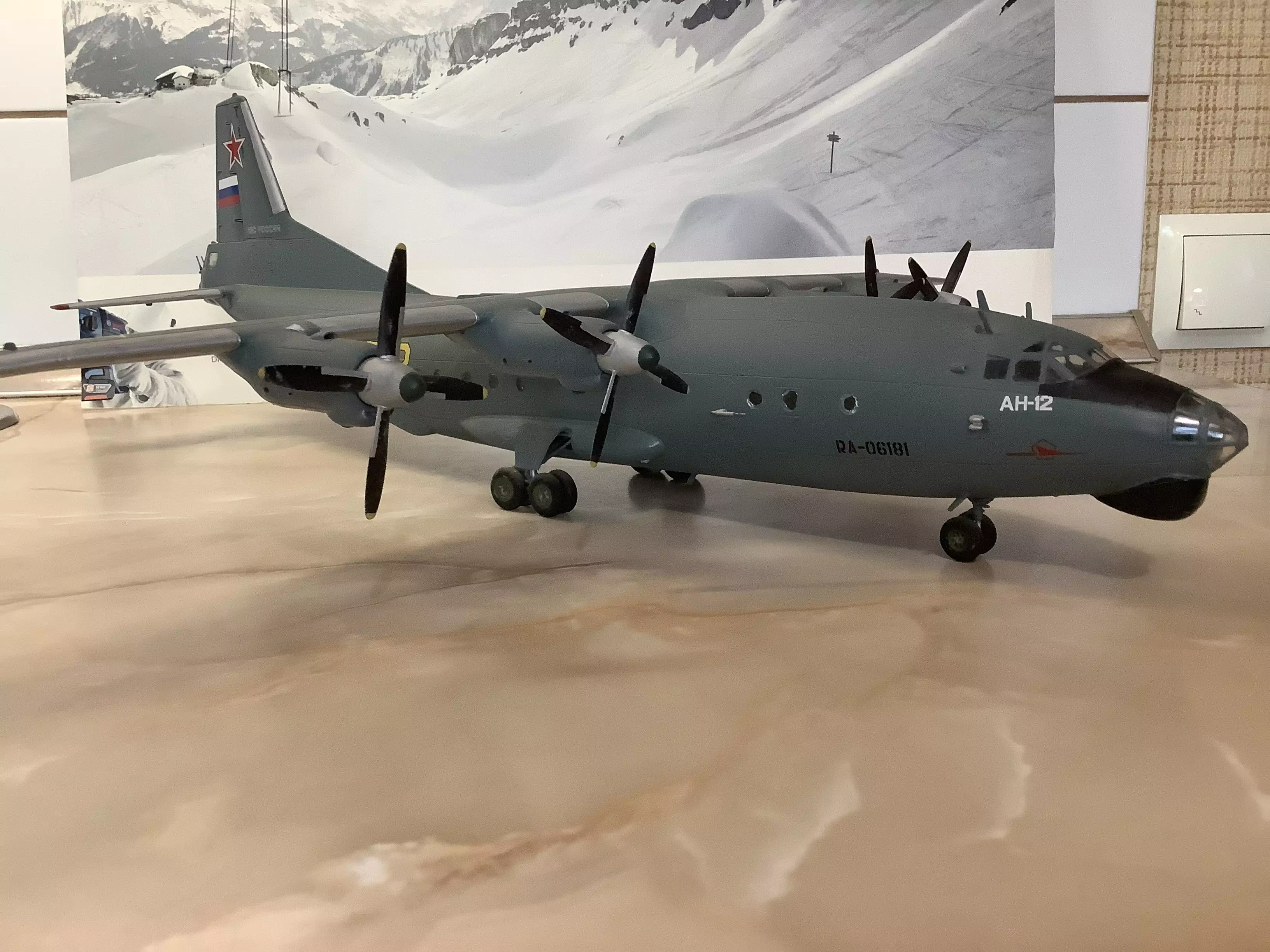 Сборная модель лесовоз с прицепом-роспуском 43204-10