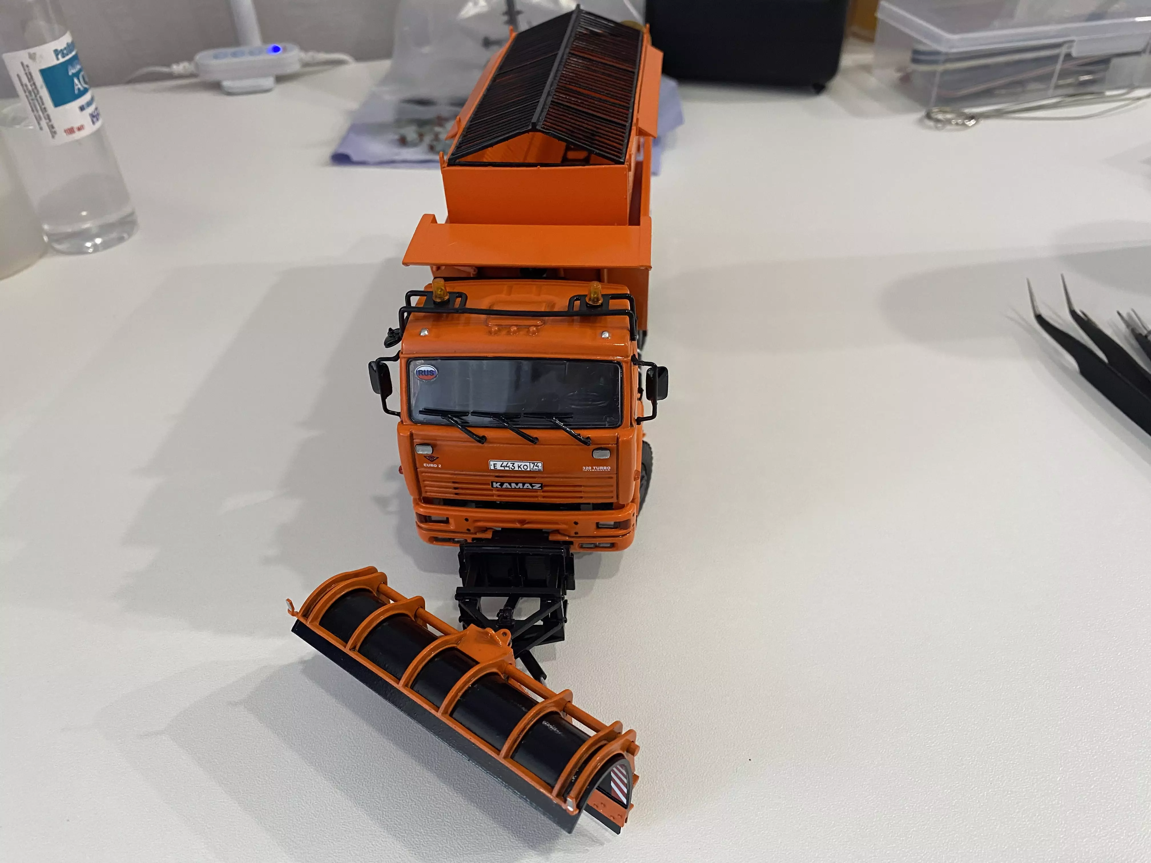 Сборная модель лесовоз с прицепом-роспуском 43204-10