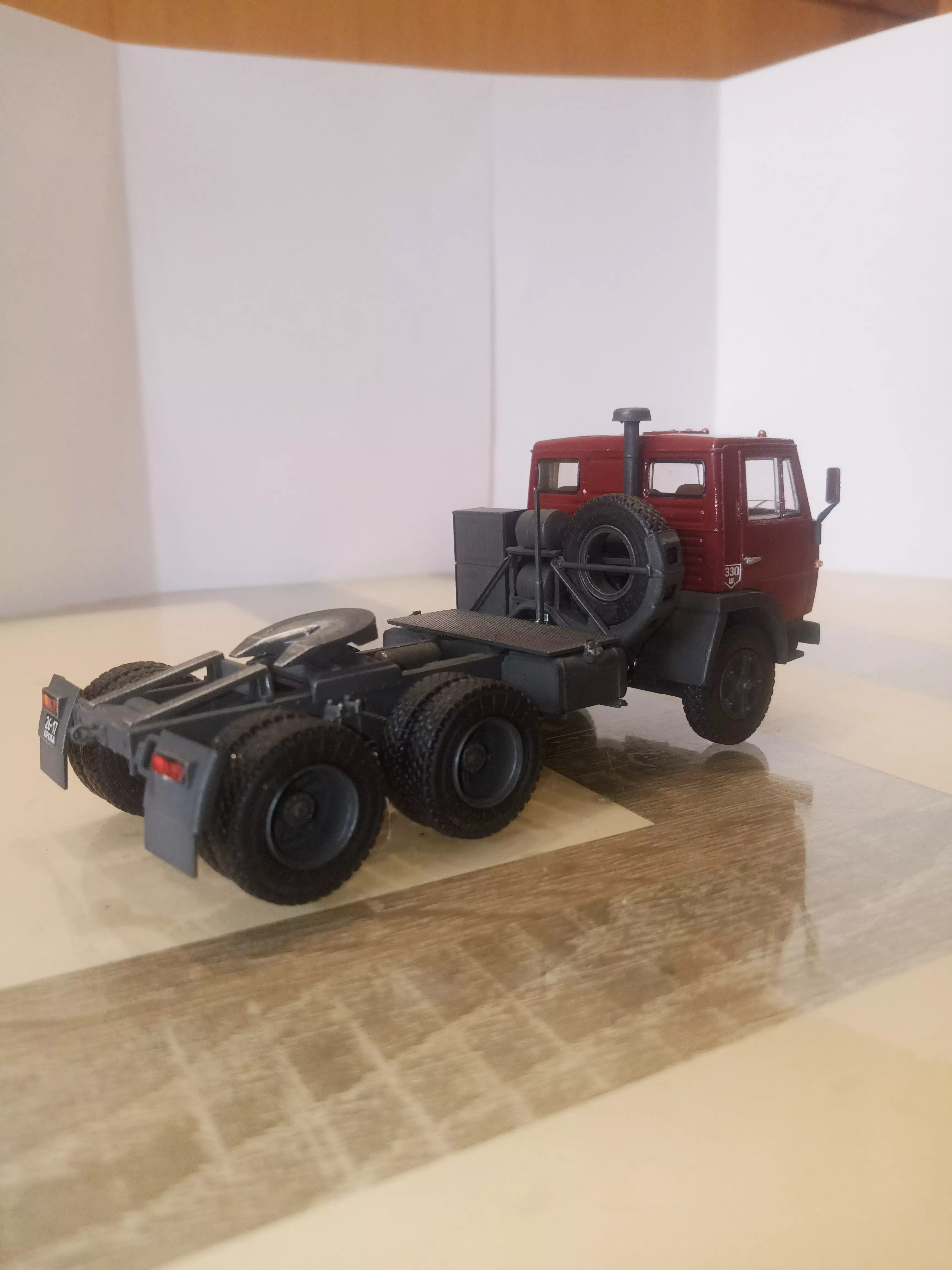 Сборная модель лесовоз с прицепом-роспуском 43204-10