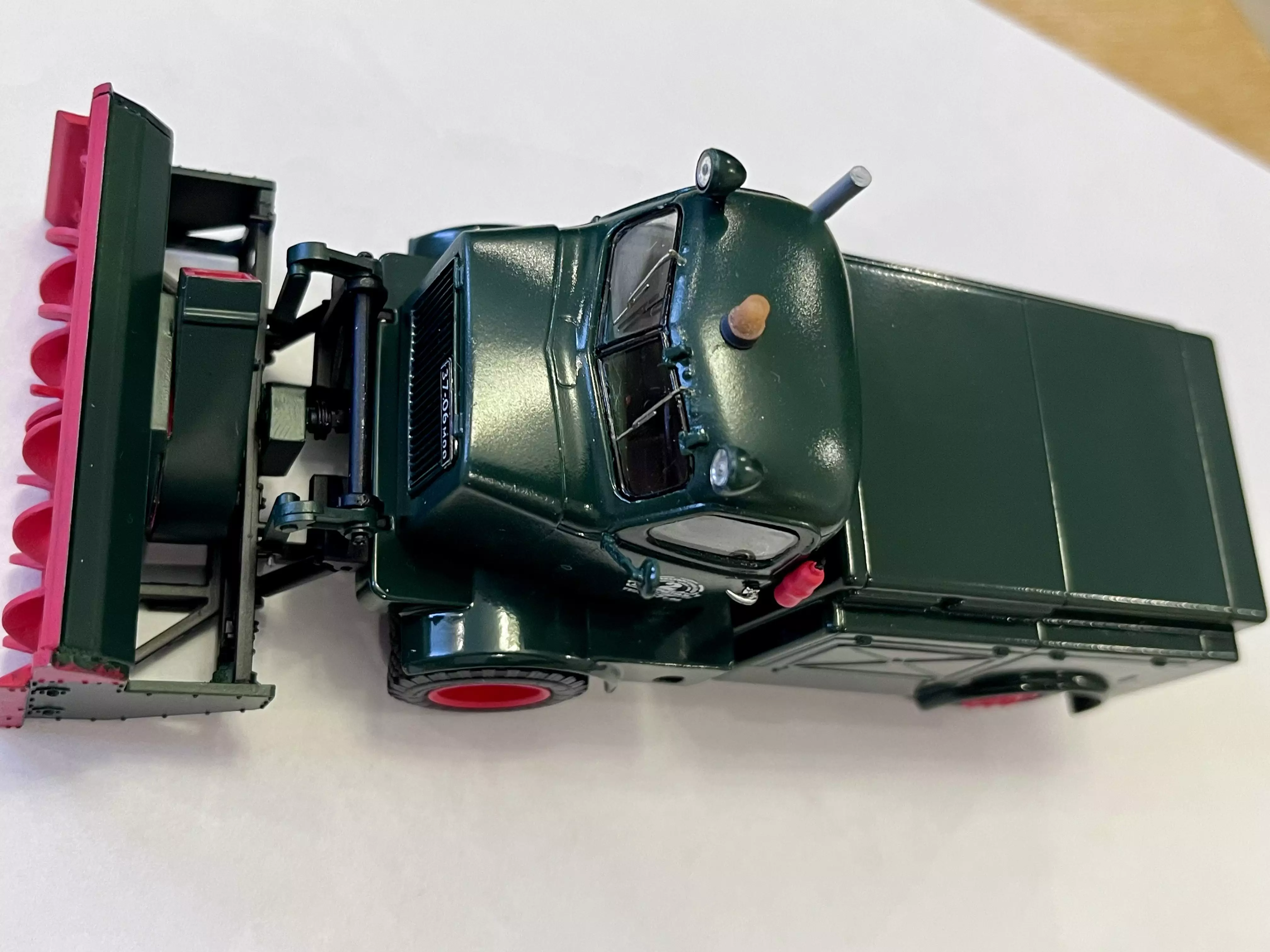 Сборная модель лесовоз с прицепом-роспуском 43204-10