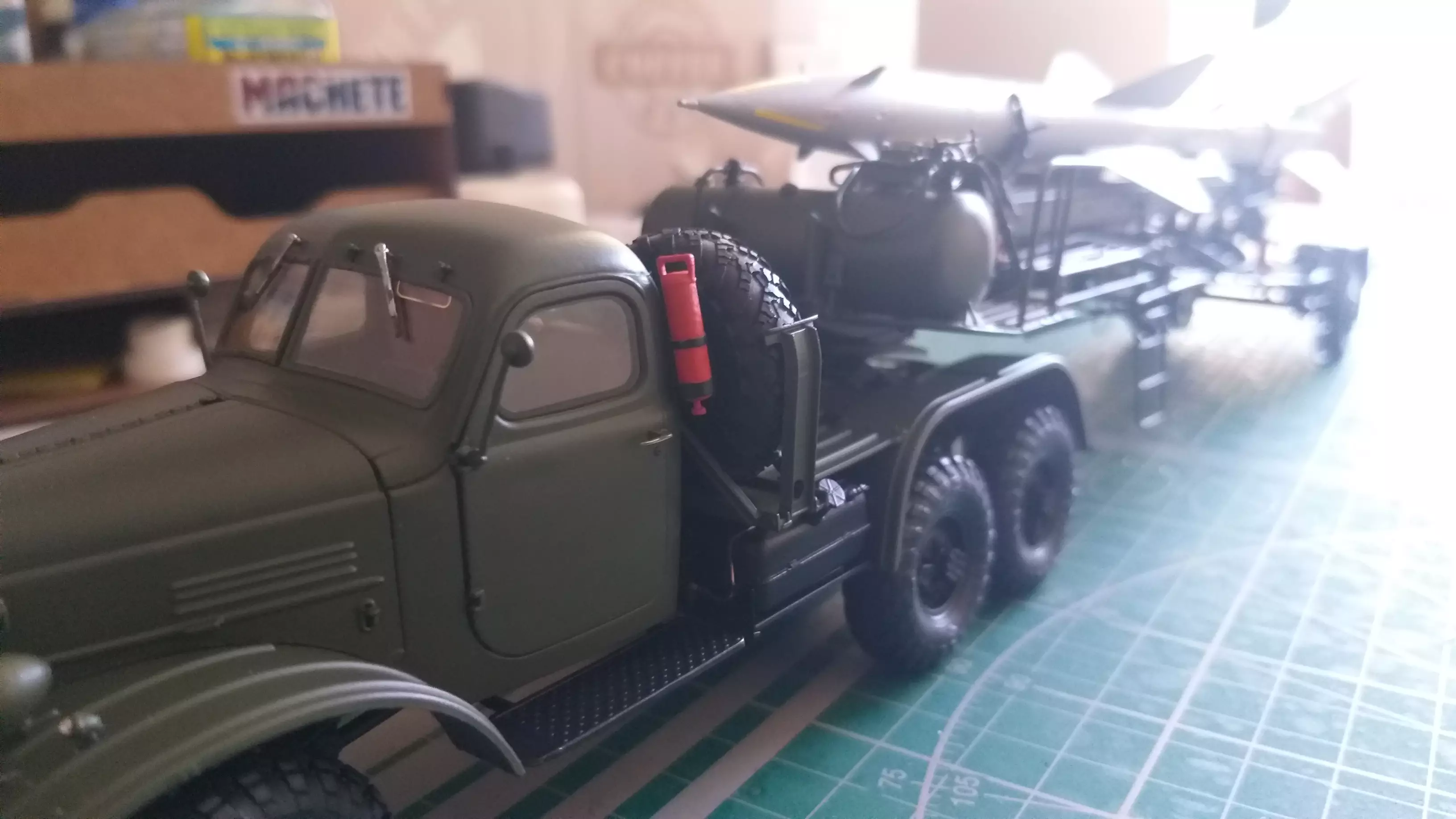 Сборная модель лесовоз с прицепом-роспуском 43204-10