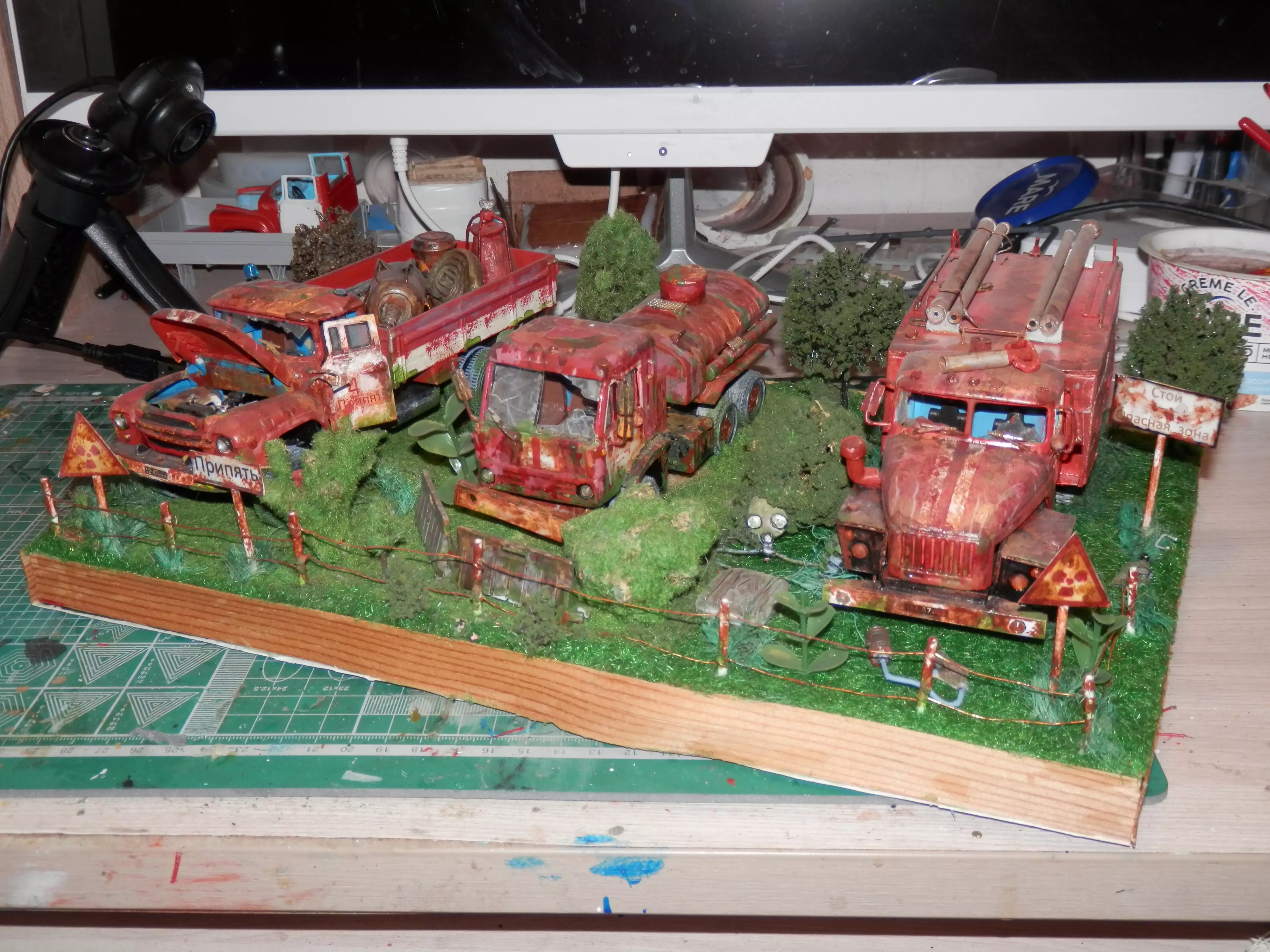 Сборная модель лесовоз с прицепом-роспуском 43204-10