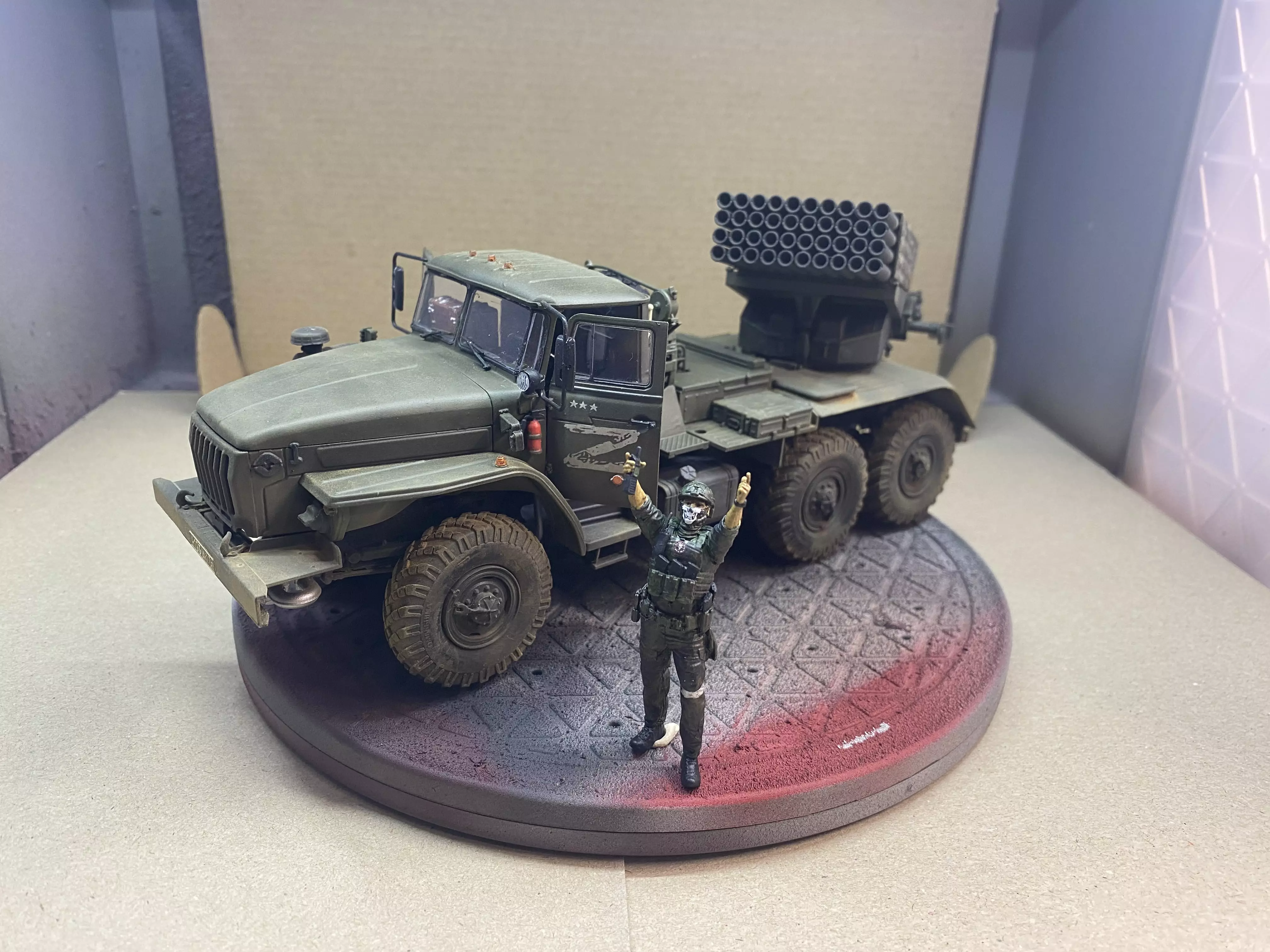 Сборная модель лесовоз с прицепом-роспуском 43204-10