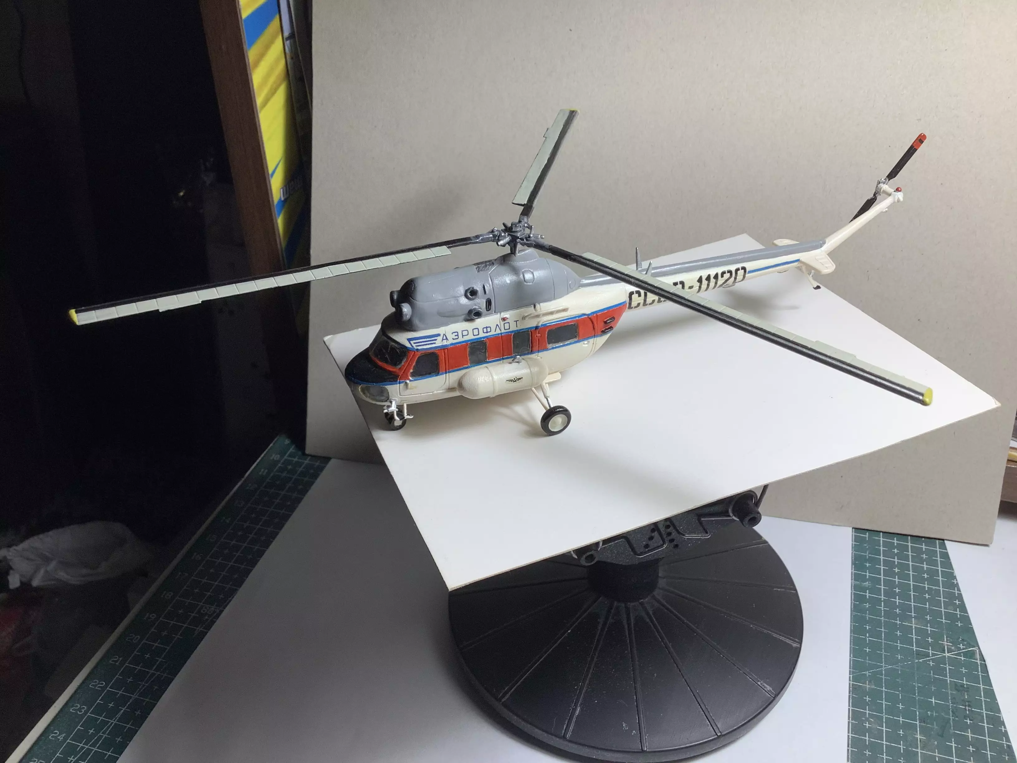 Вертолет Mi-2 Comandos Transport