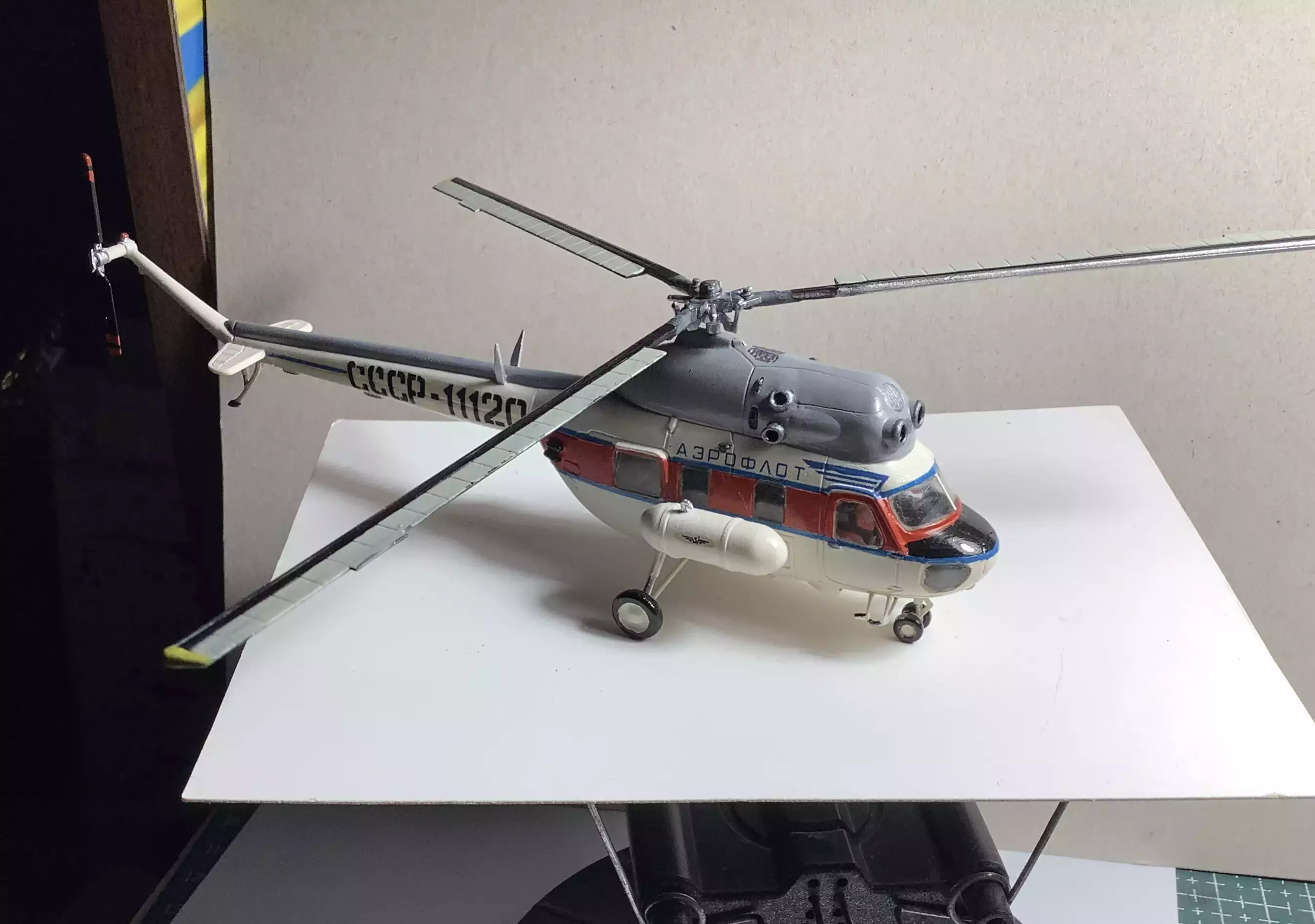 Сборная модель лесовоз с прицепом-роспуском 43204-10