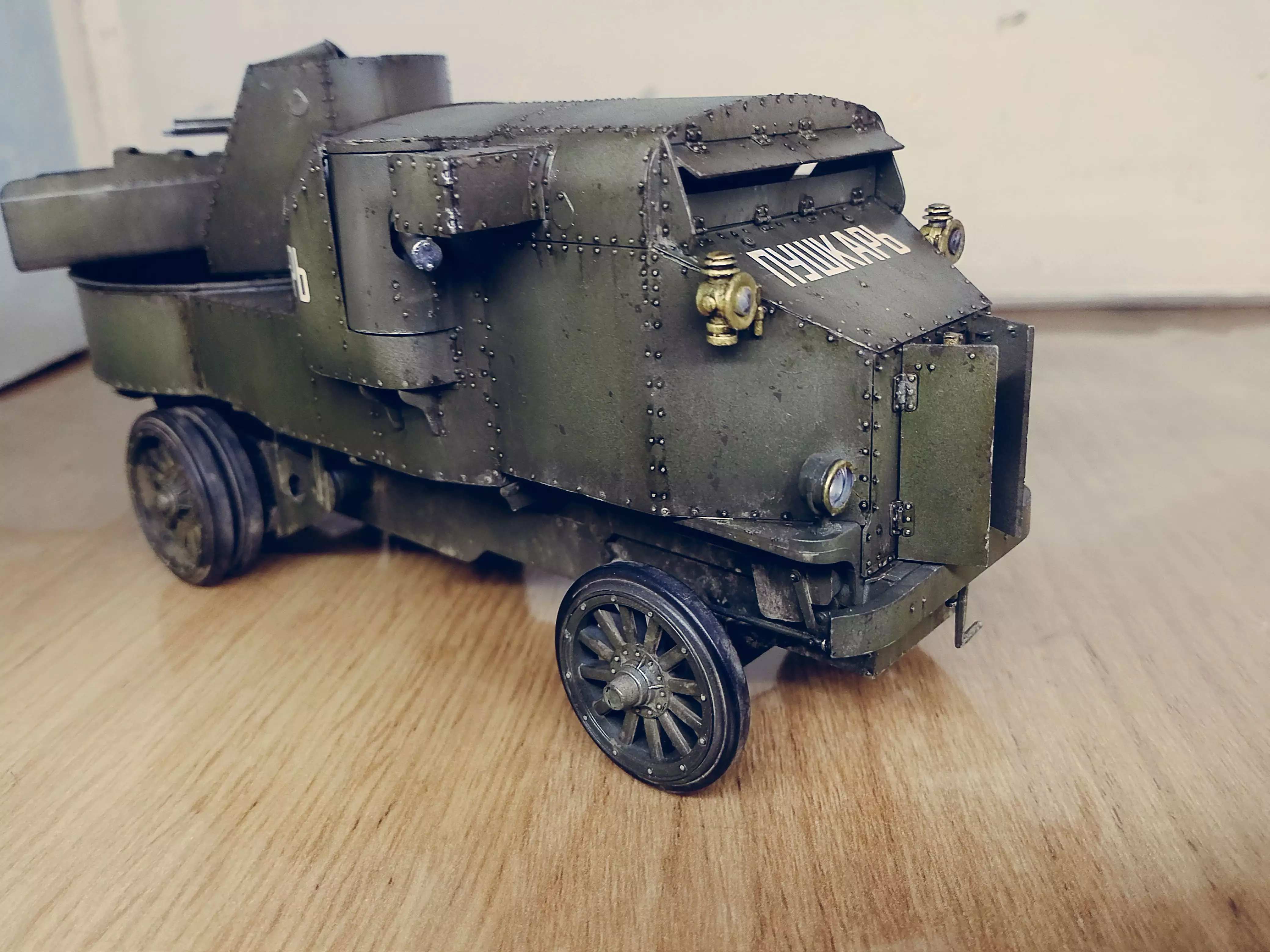 Сборная модель лесовоз с прицепом-роспуском 43204-10