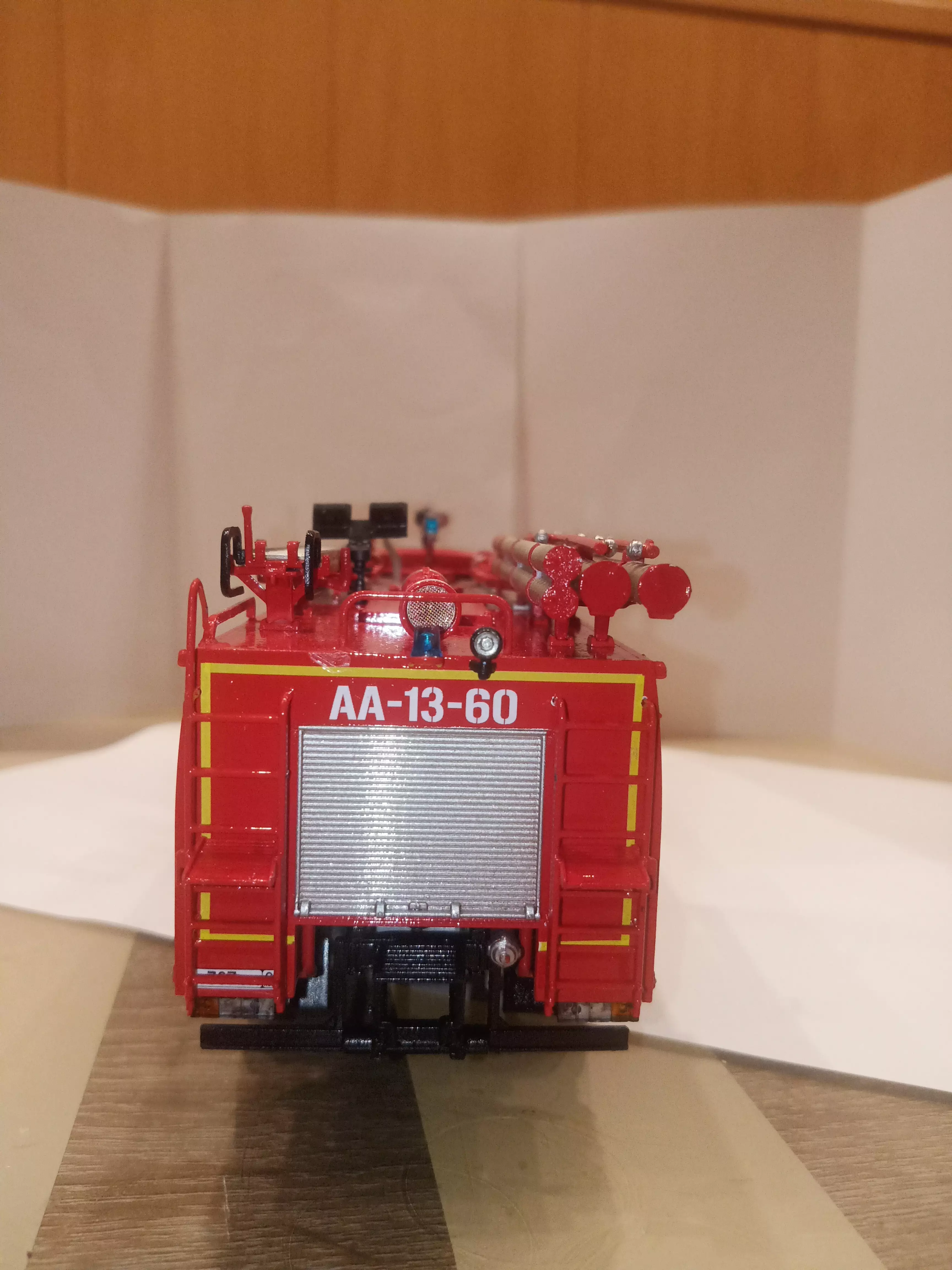 Сборная модель лесовоз с прицепом-роспуском 43204-10