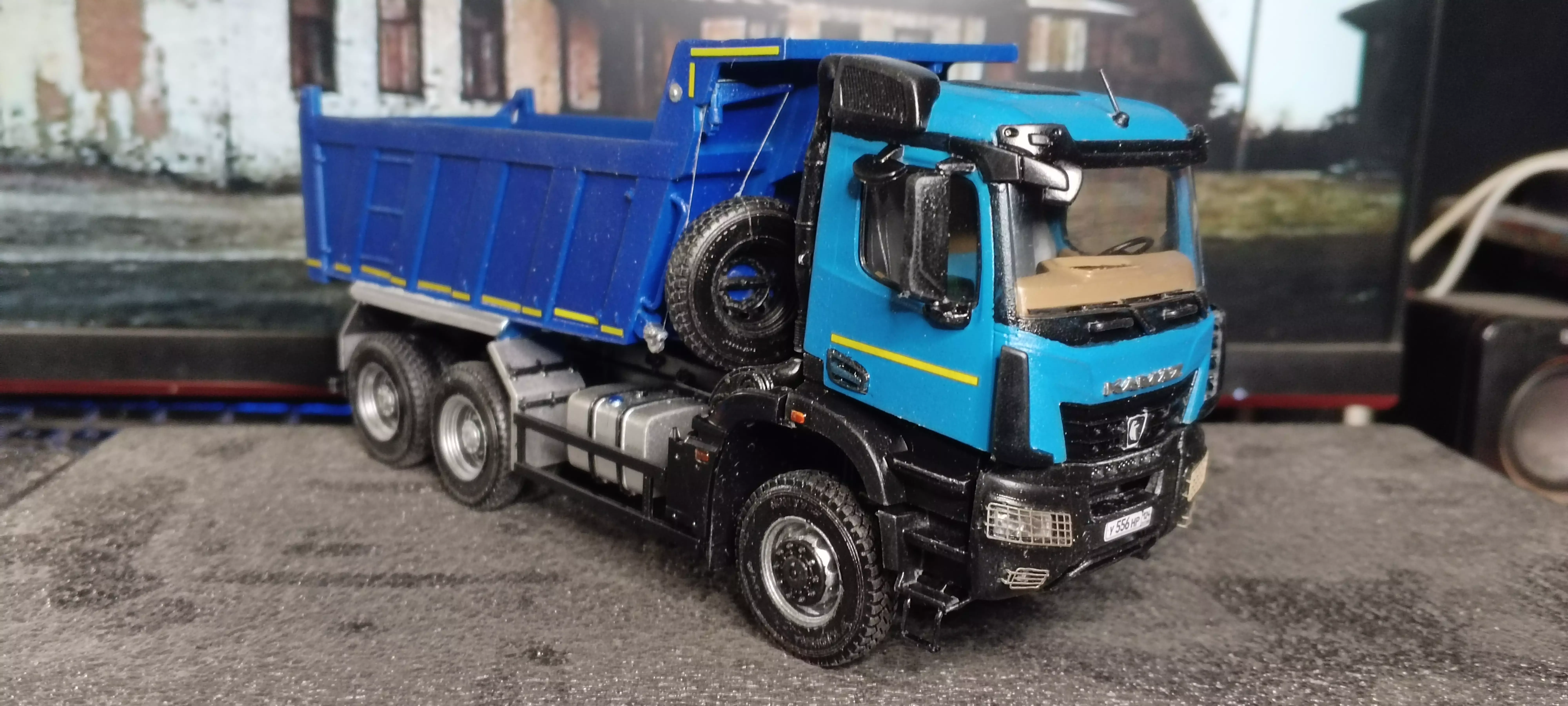 Сборная модель лесовоз с прицепом-роспуском 43204-10