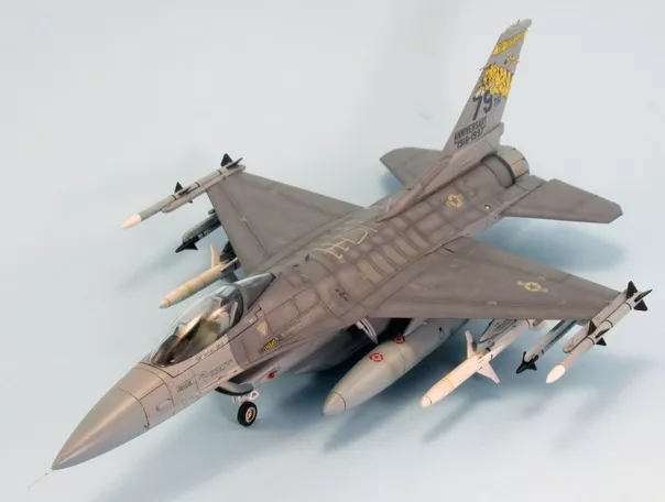 Самолет F-16CJ (BLOCK 50) FIGHTING FALCON D18