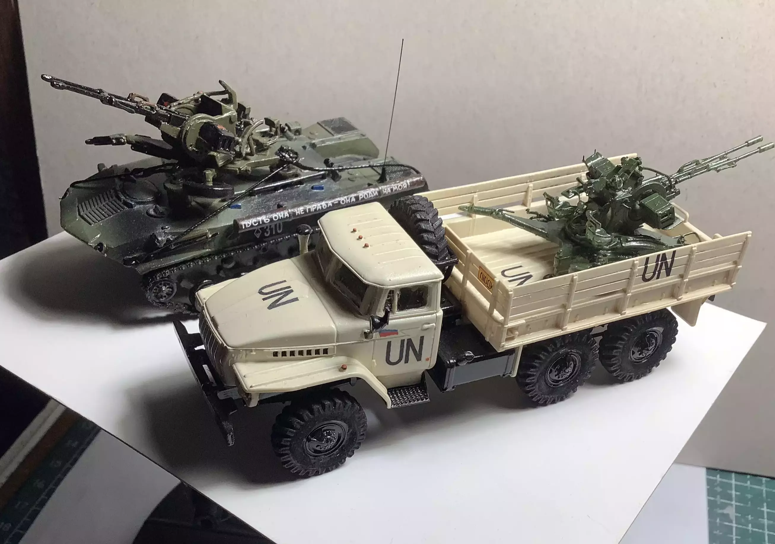 Сборная модель лесовоз с прицепом-роспуском 43204-10