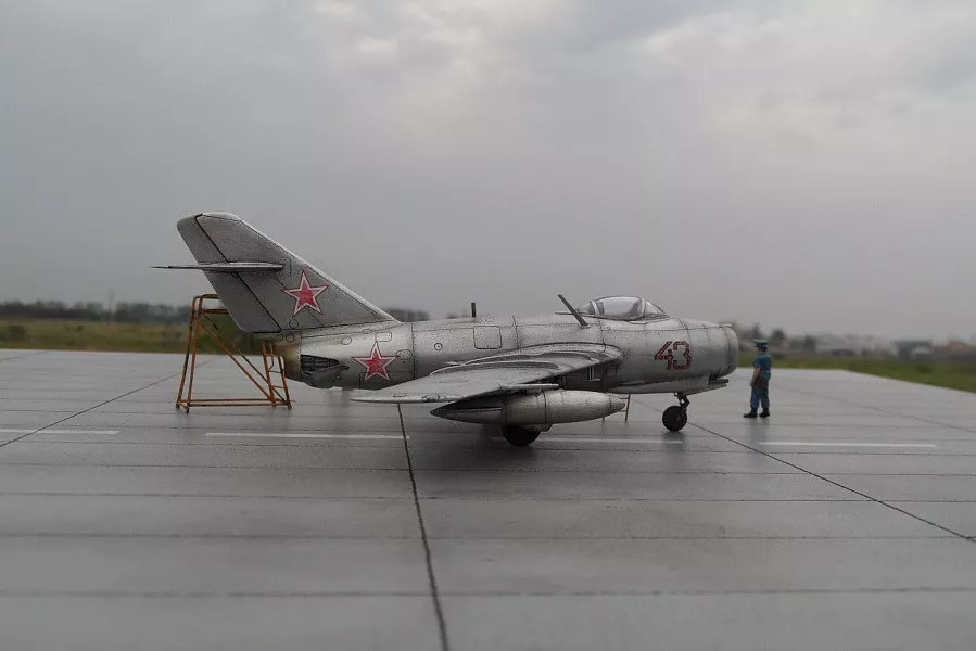 Самолет MIG-15 Bis Fagot