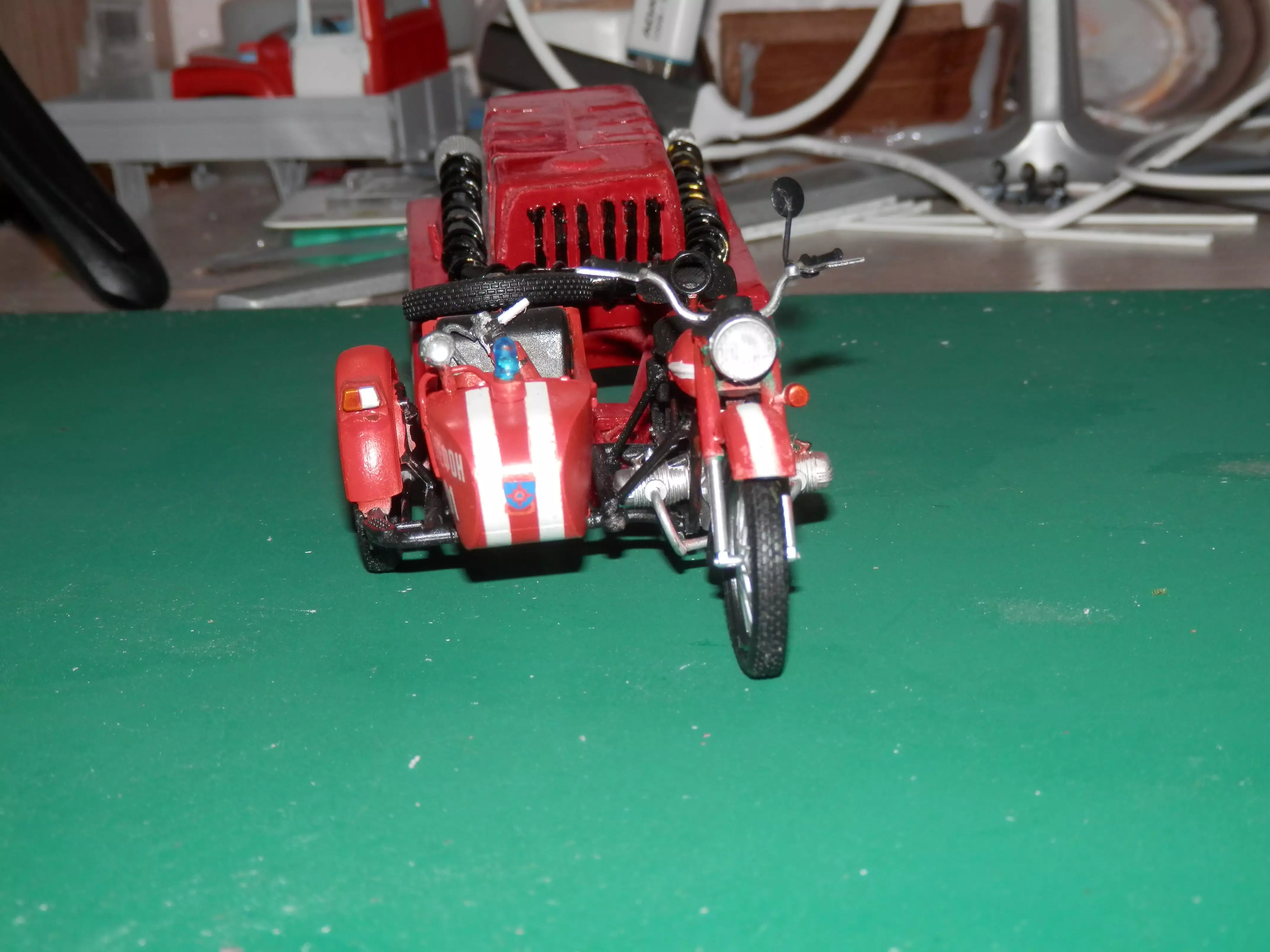 Сборная модель лесовоз с прицепом-роспуском 43204-10