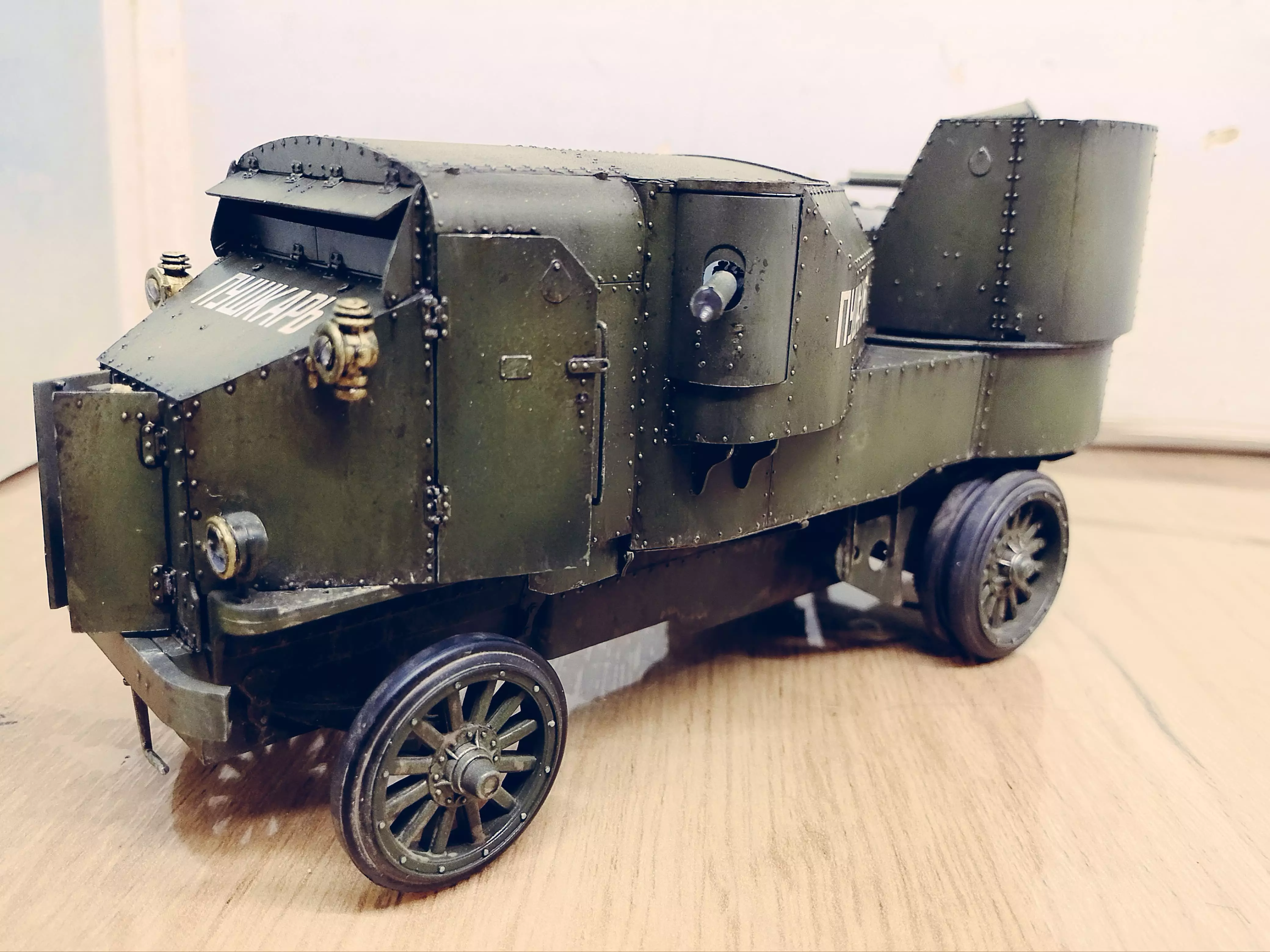 Сборная модель лесовоз с прицепом-роспуском 43204-10