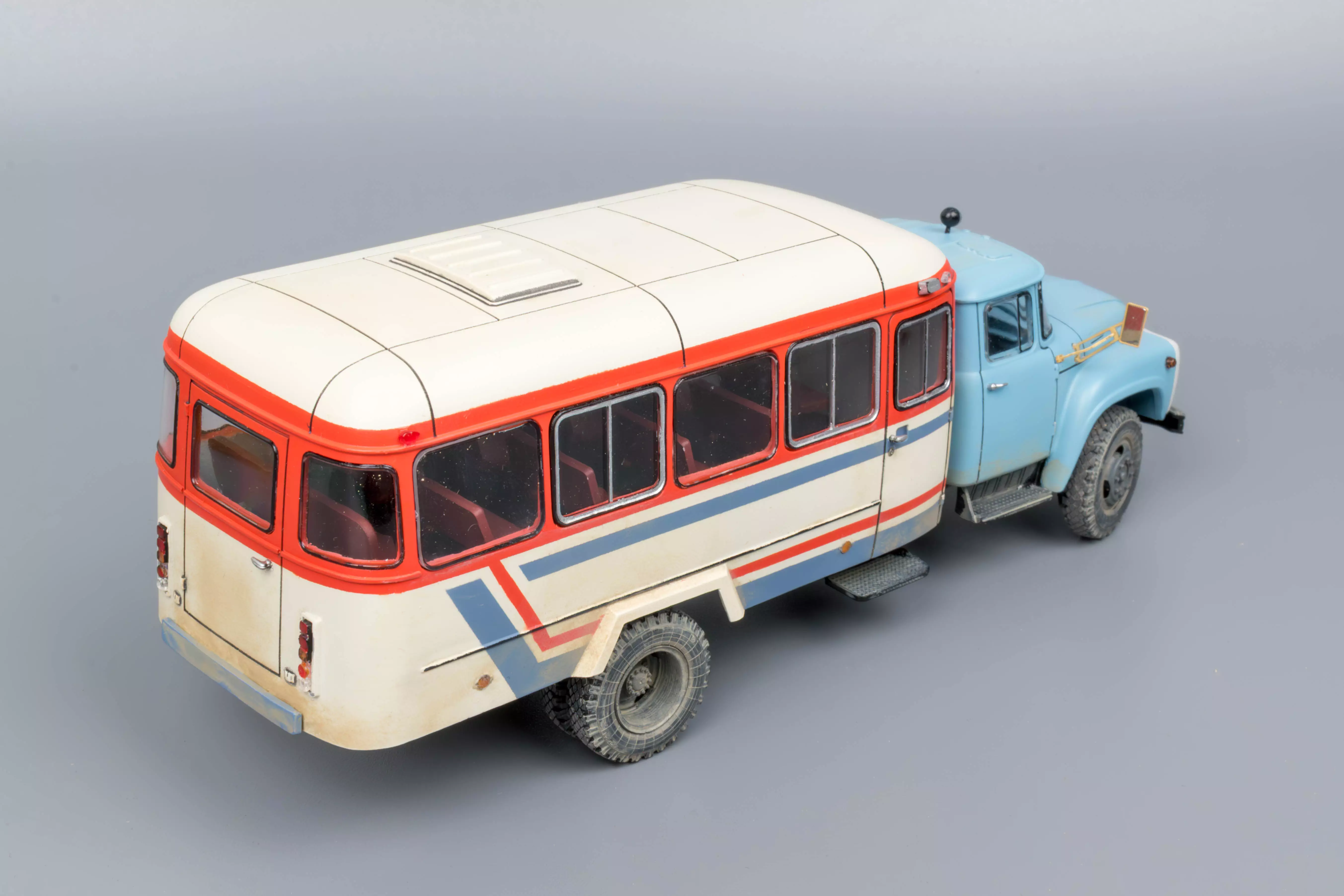 Сборная модель лесовоз с прицепом-роспуском 43204-10