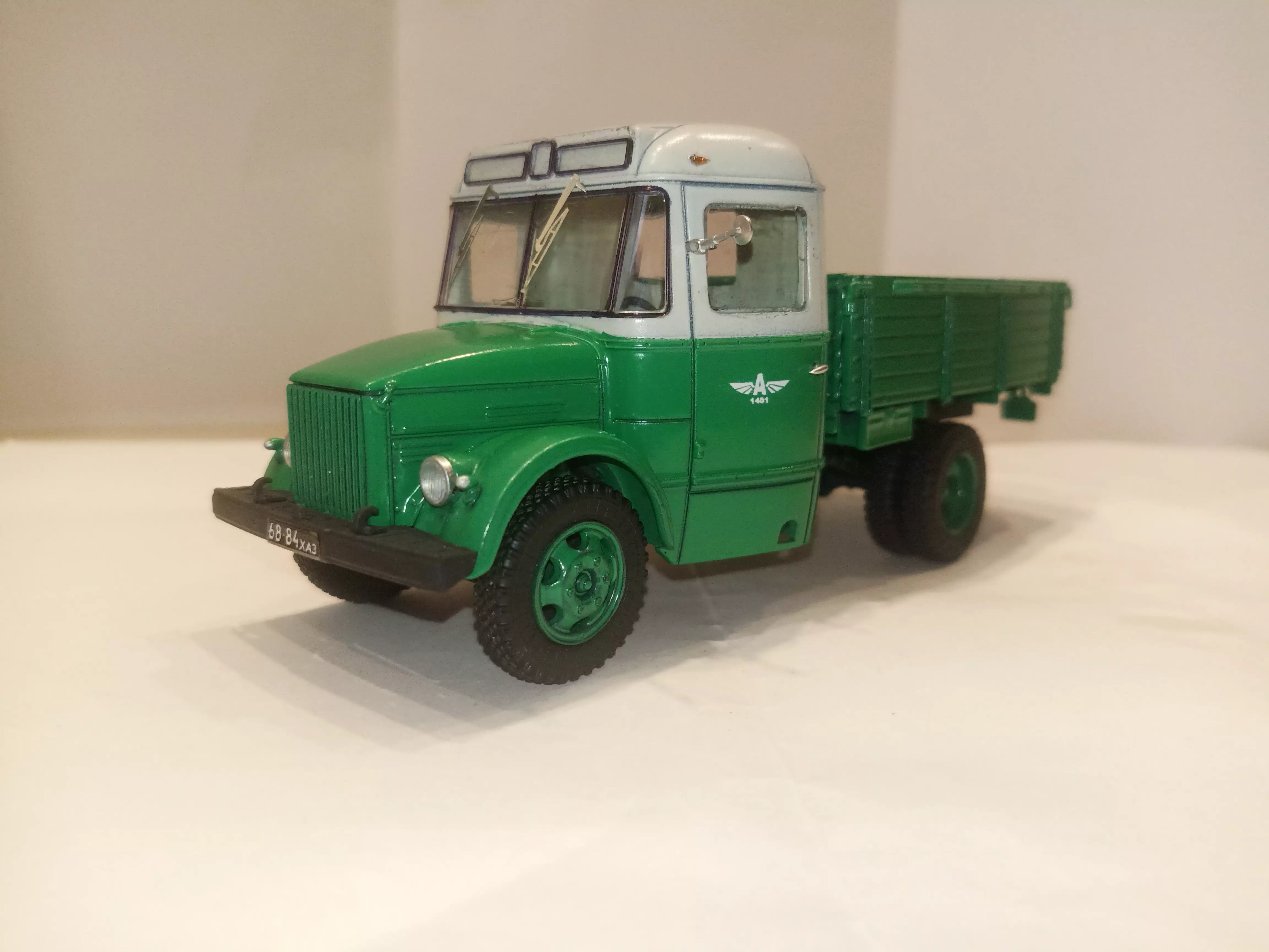 Сборная модель лесовоз с прицепом-роспуском 43204-10