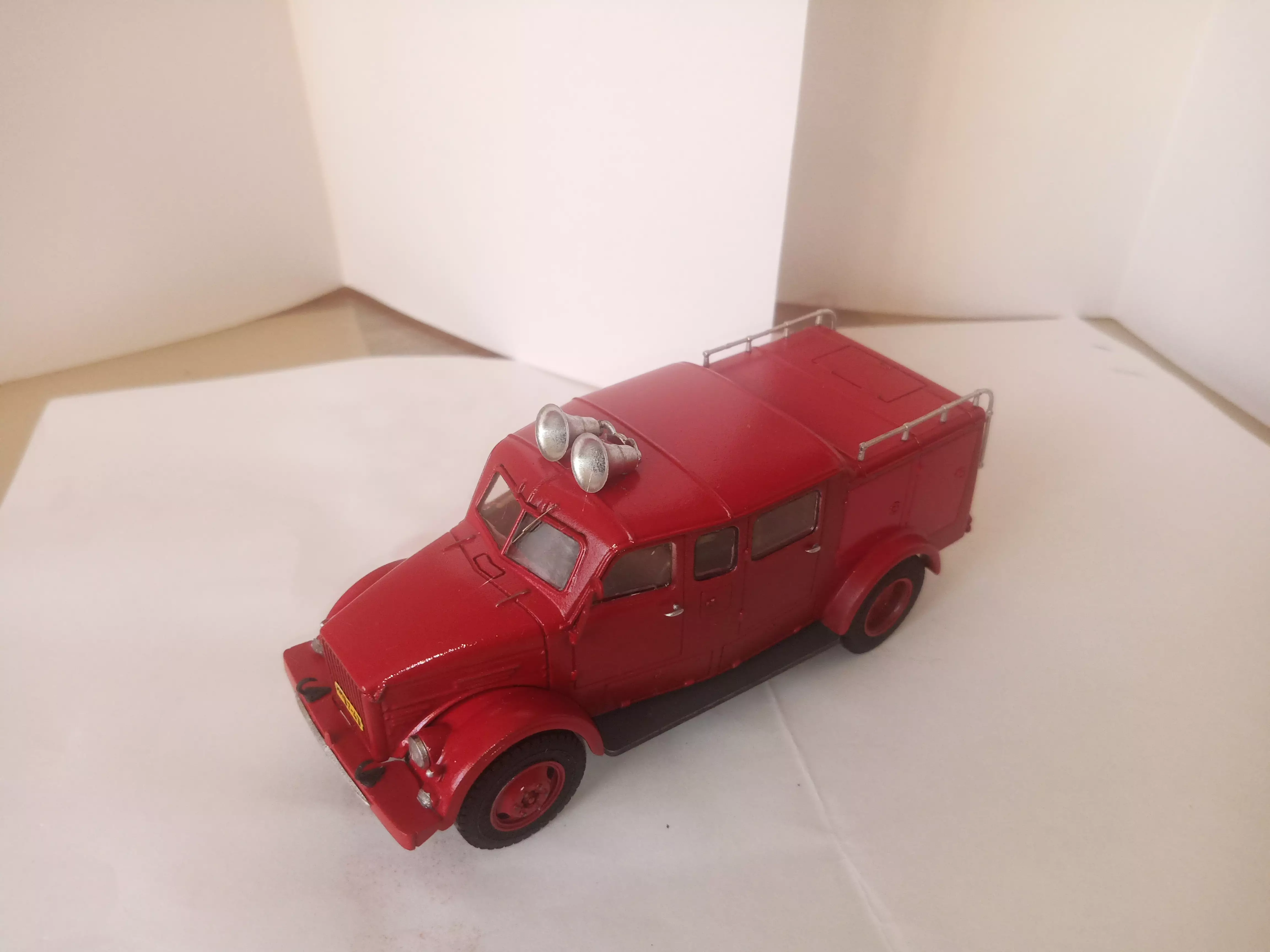 Сборная модель лесовоз с прицепом-роспуском 43204-10