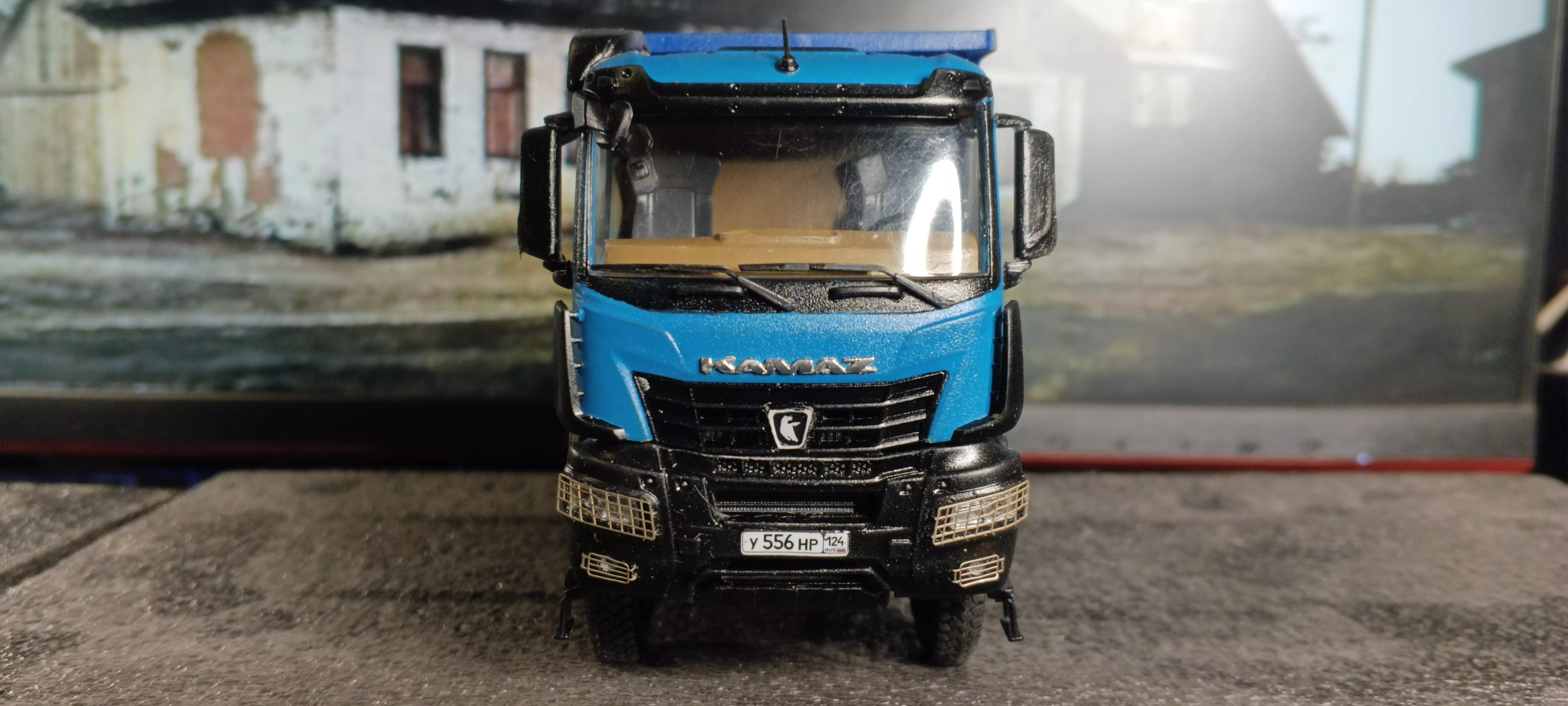 Сборная модель лесовоз с прицепом-роспуском 43204-10