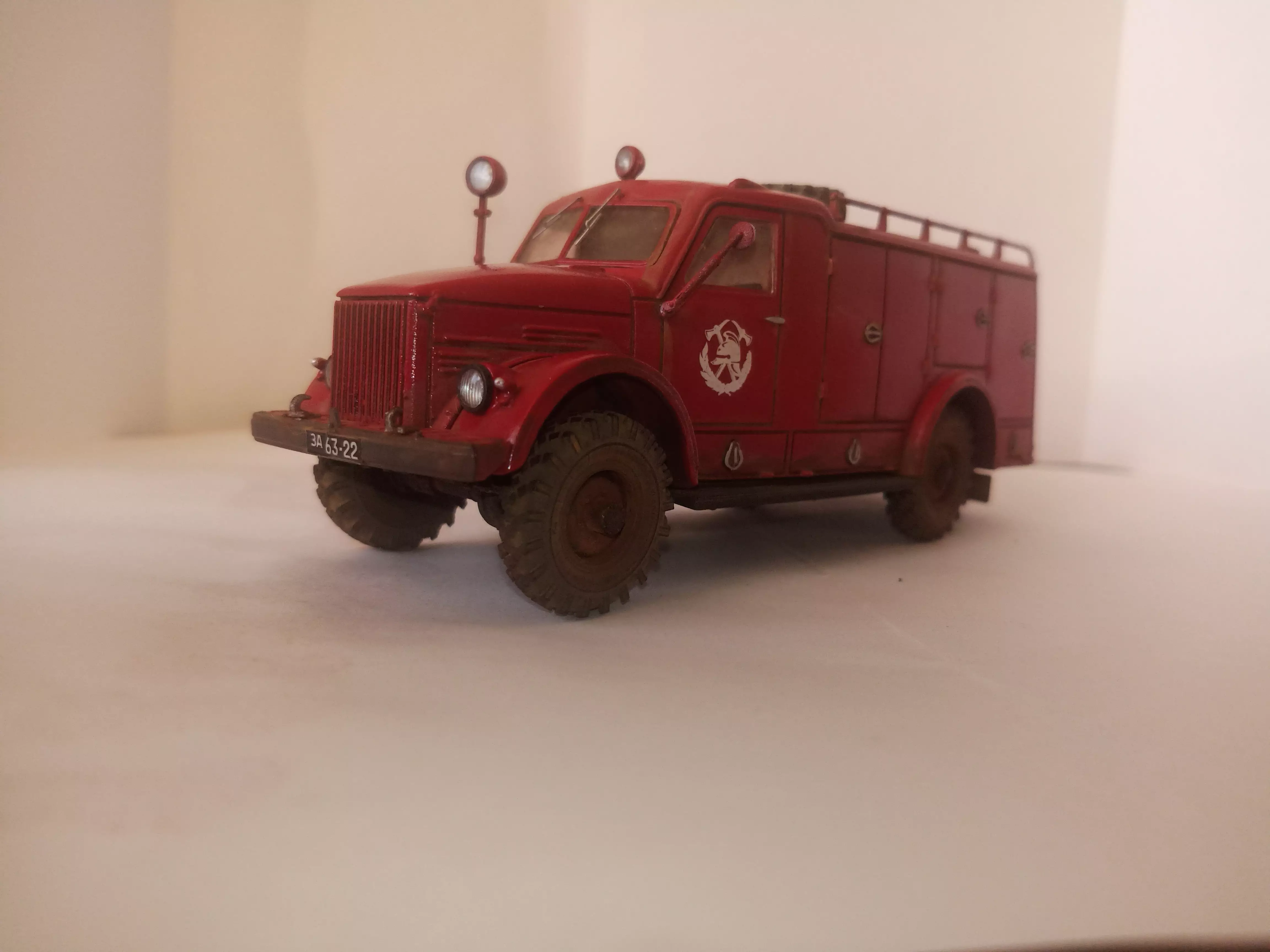 Сборная модель лесовоз с прицепом-роспуском 43204-10